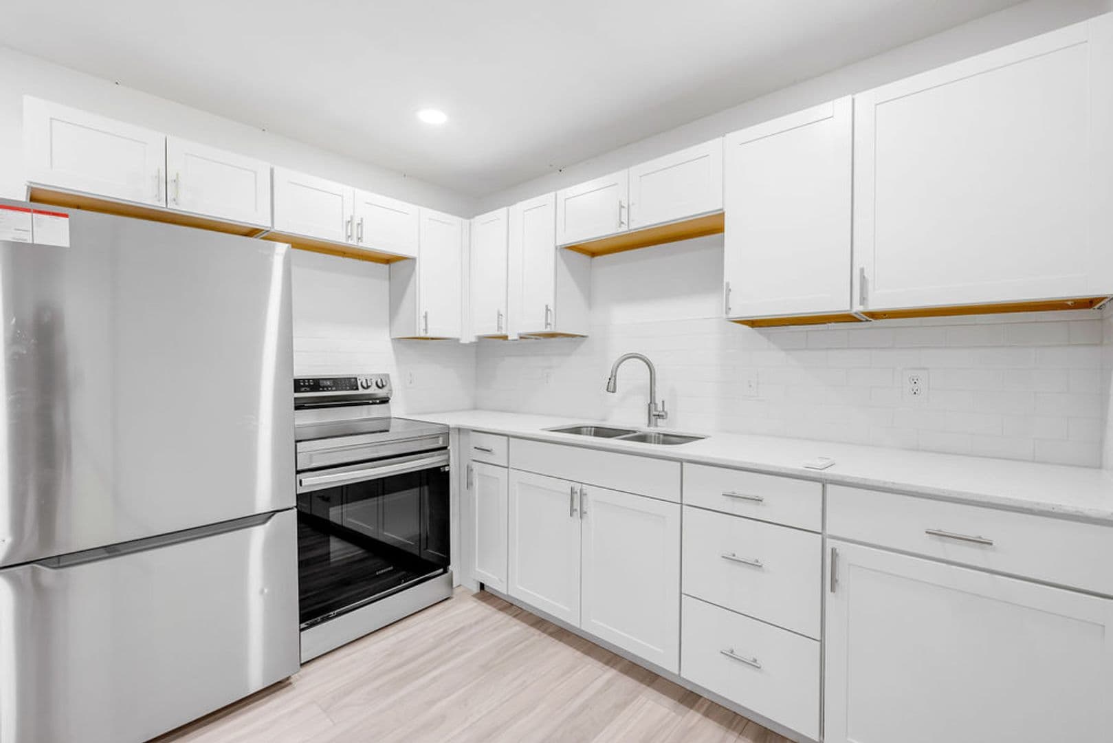 Denison Apartment: 526 W Munson St