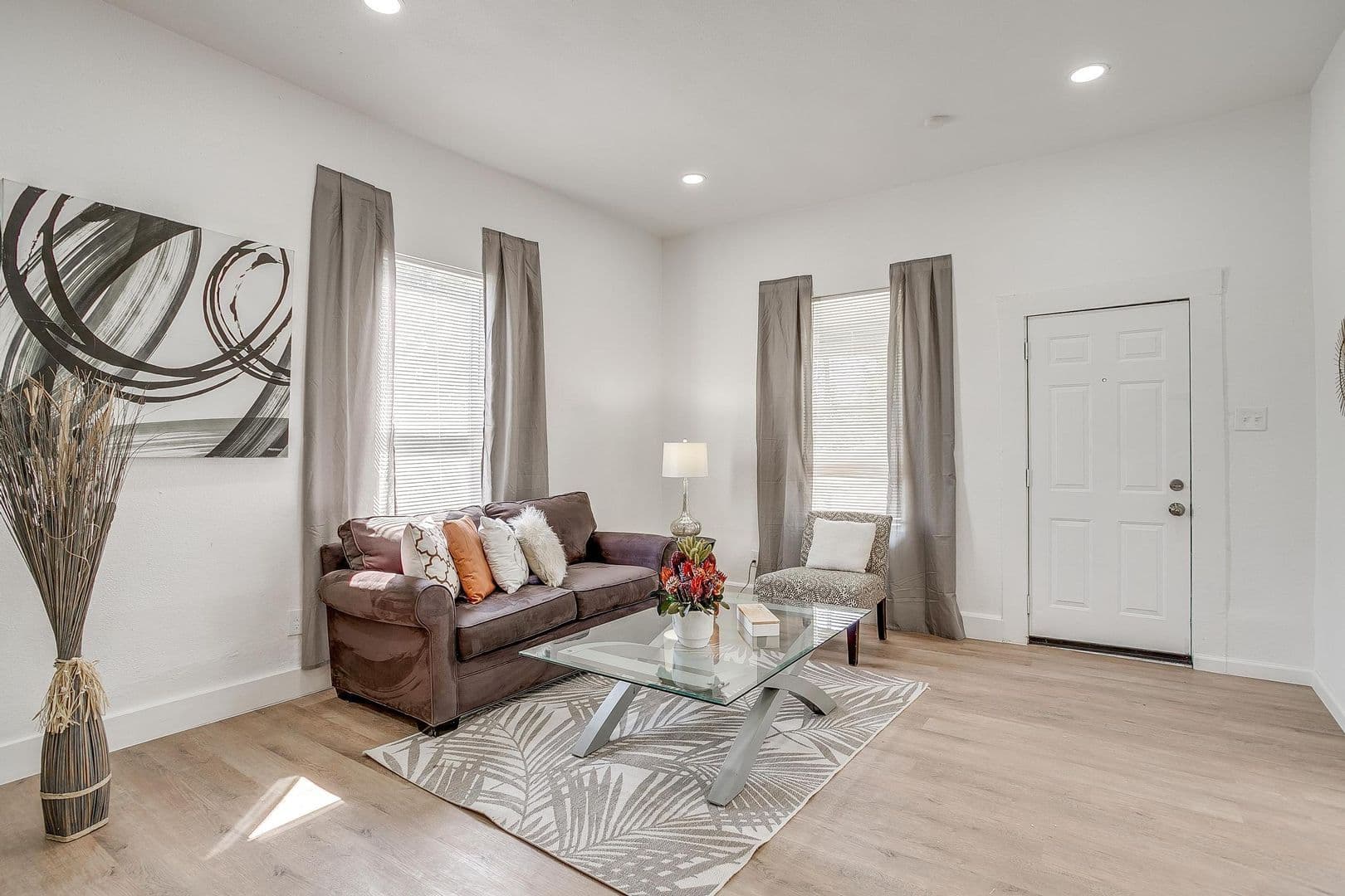 Fort Worth House: 712 W Butler St