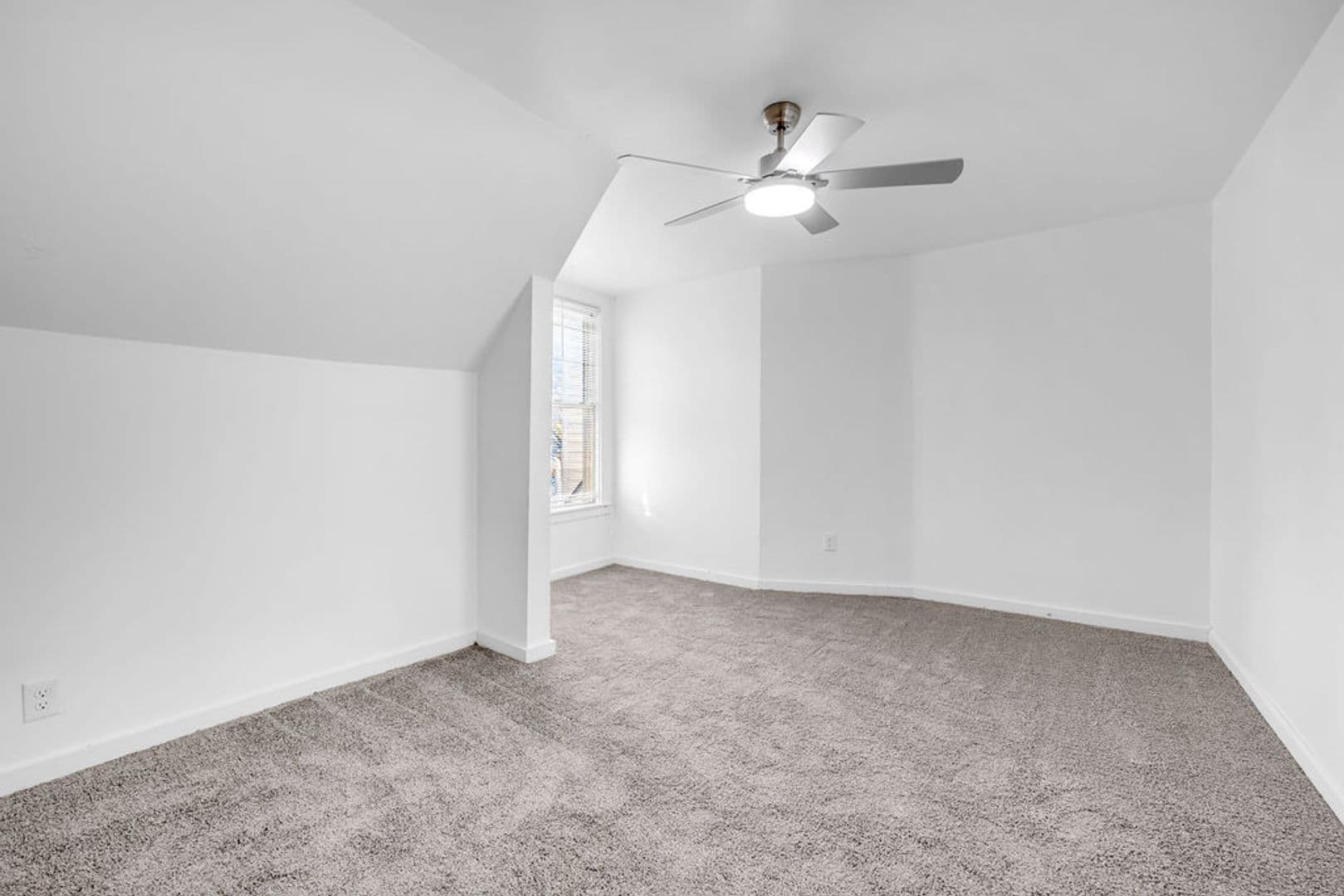 Denison Apartment: 526 W Munson St