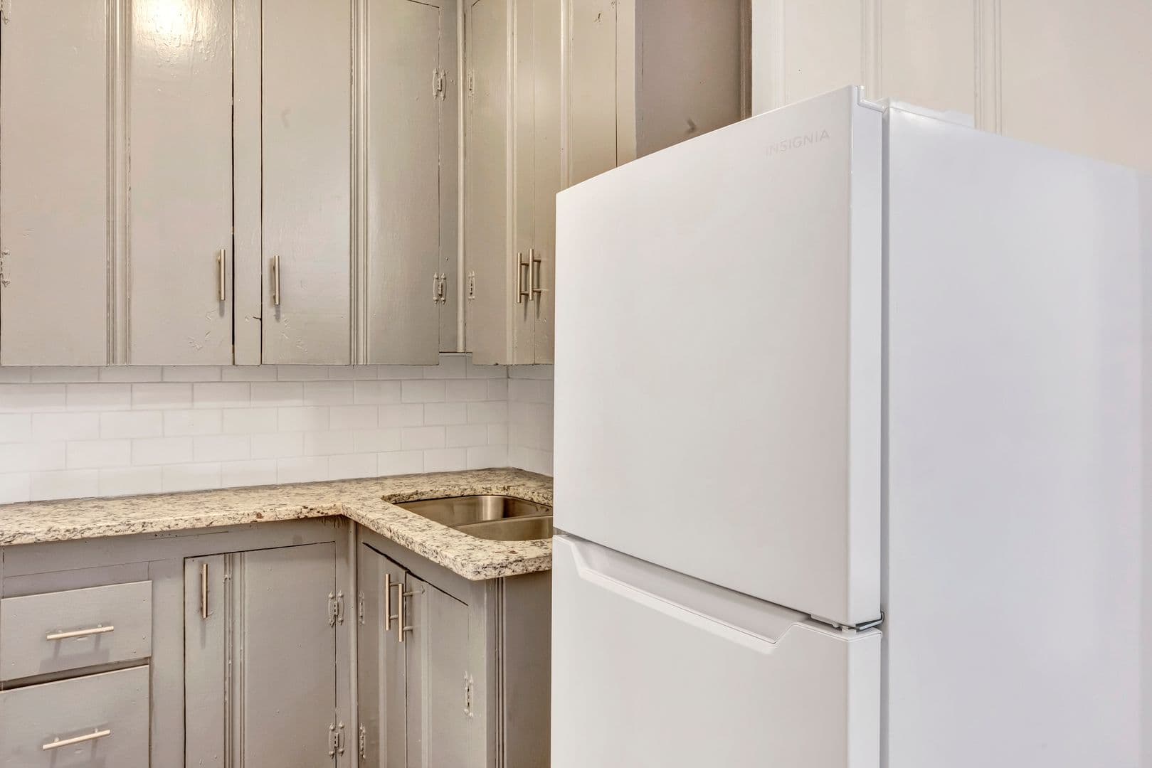 Canton Apartment: 397 Willis Point st