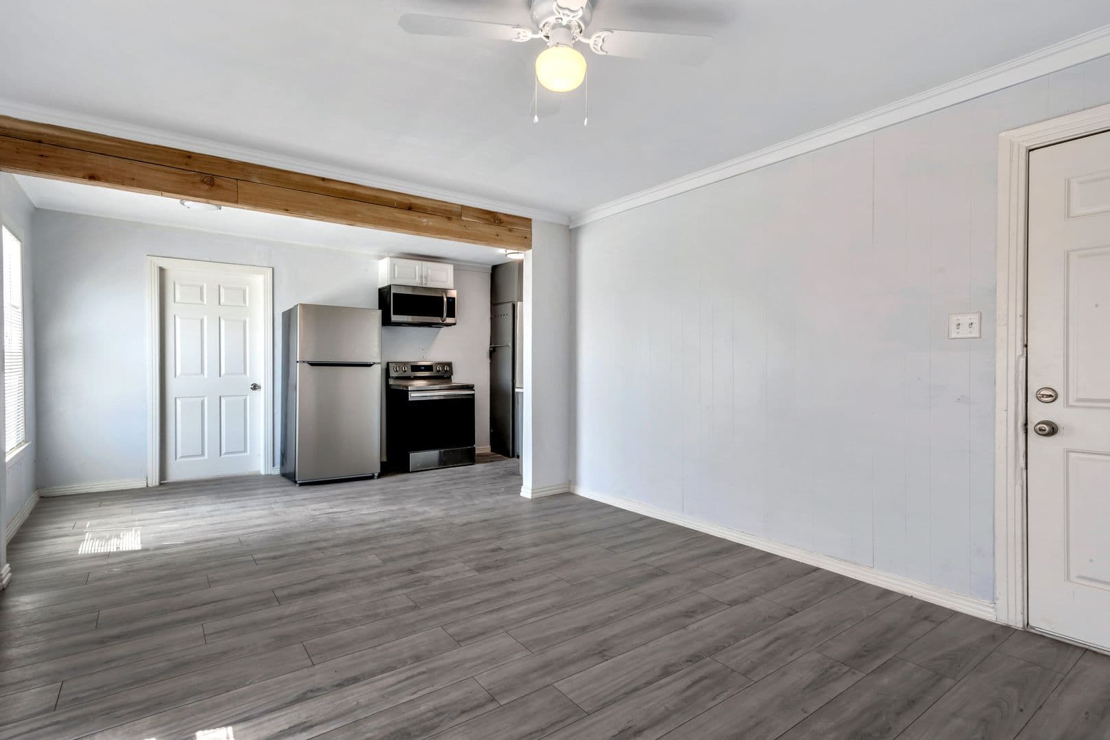 Cleburne Apartment: 305 N Robinson St