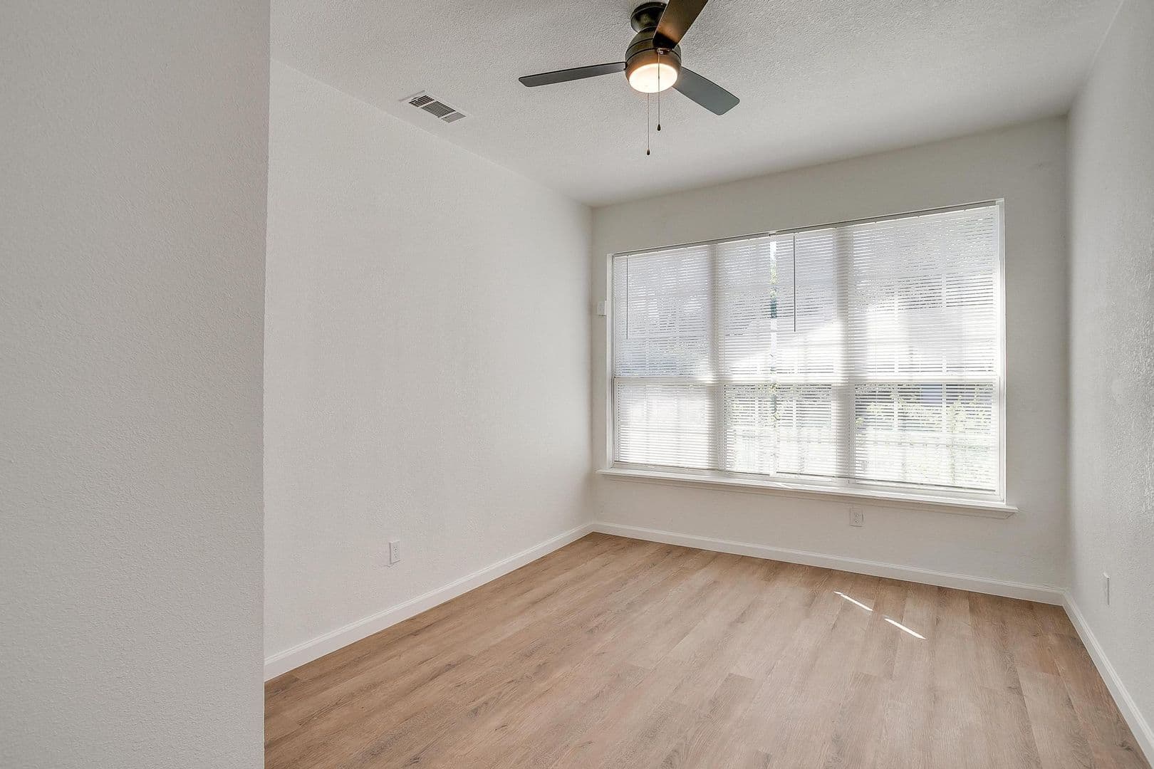 Fort Worth House: 3645 Travis Ave
