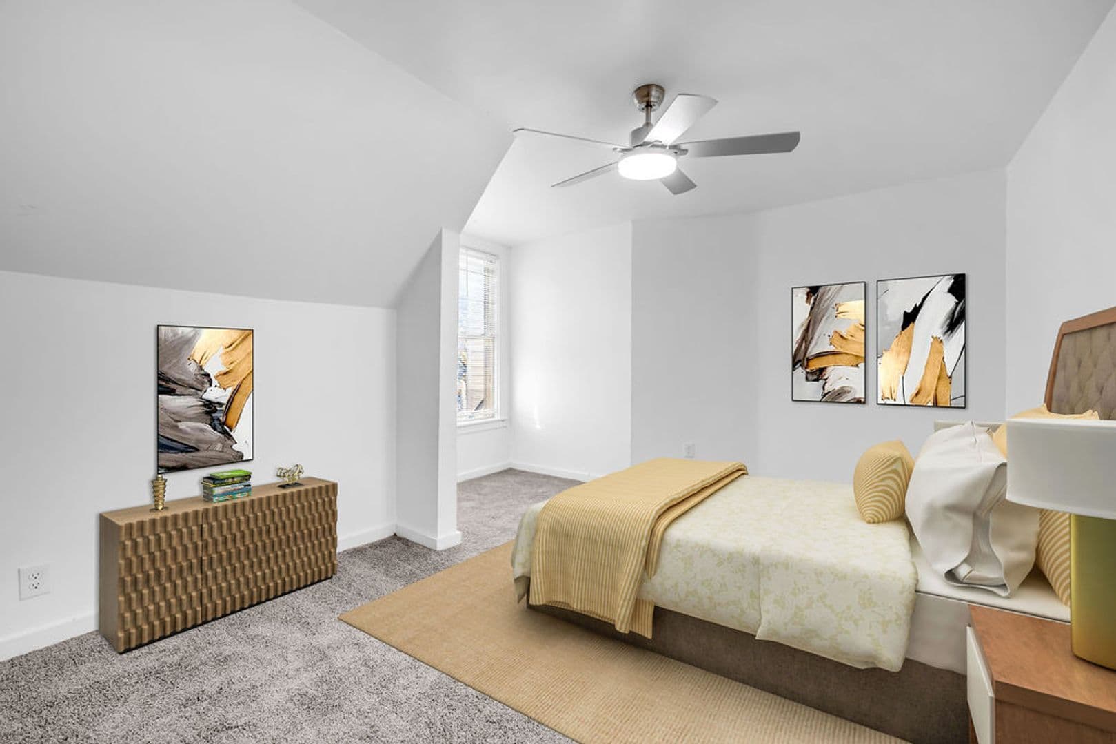 Denison Apartment: 526 W Munson St