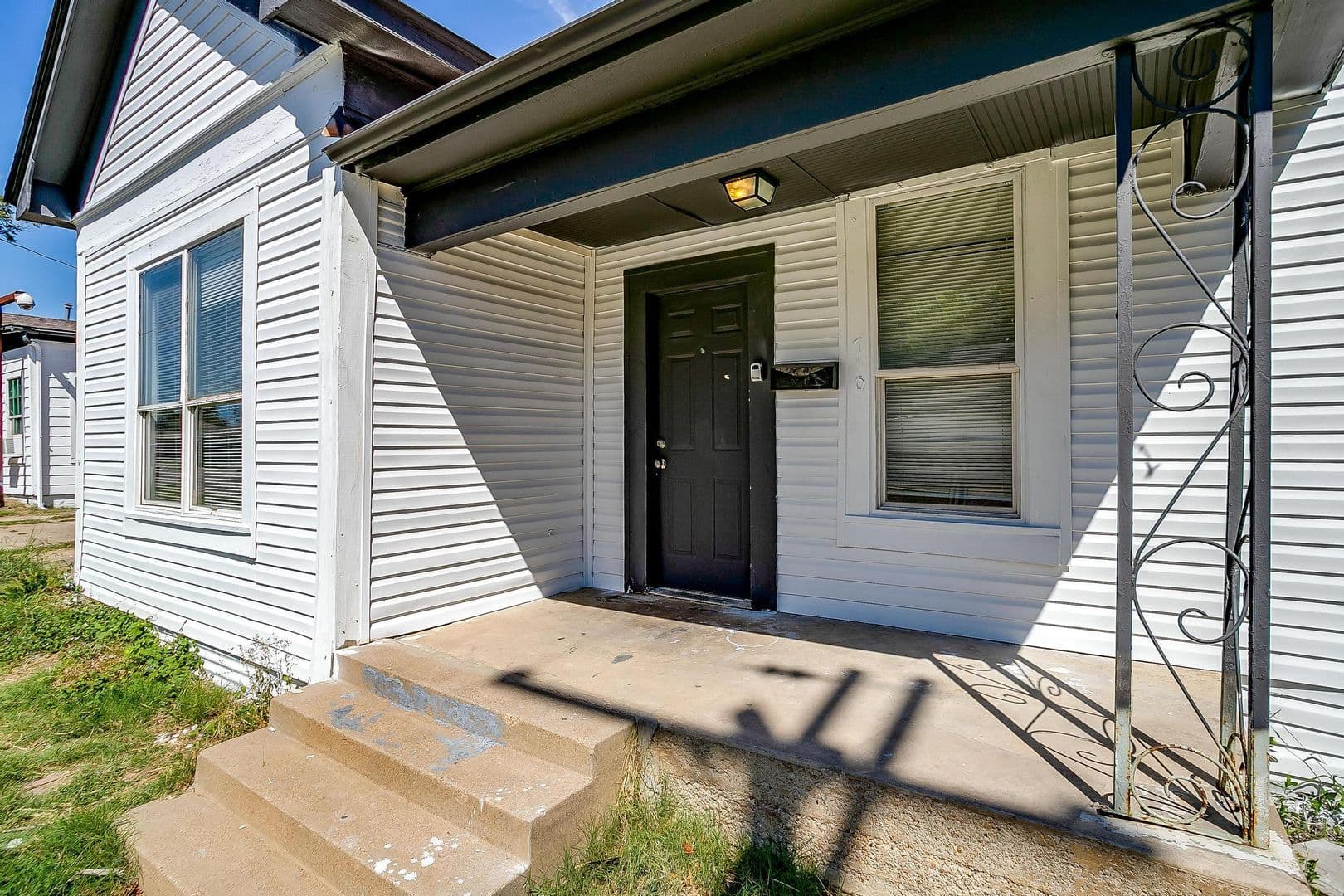 Fort Worth House: 712 W Butler St