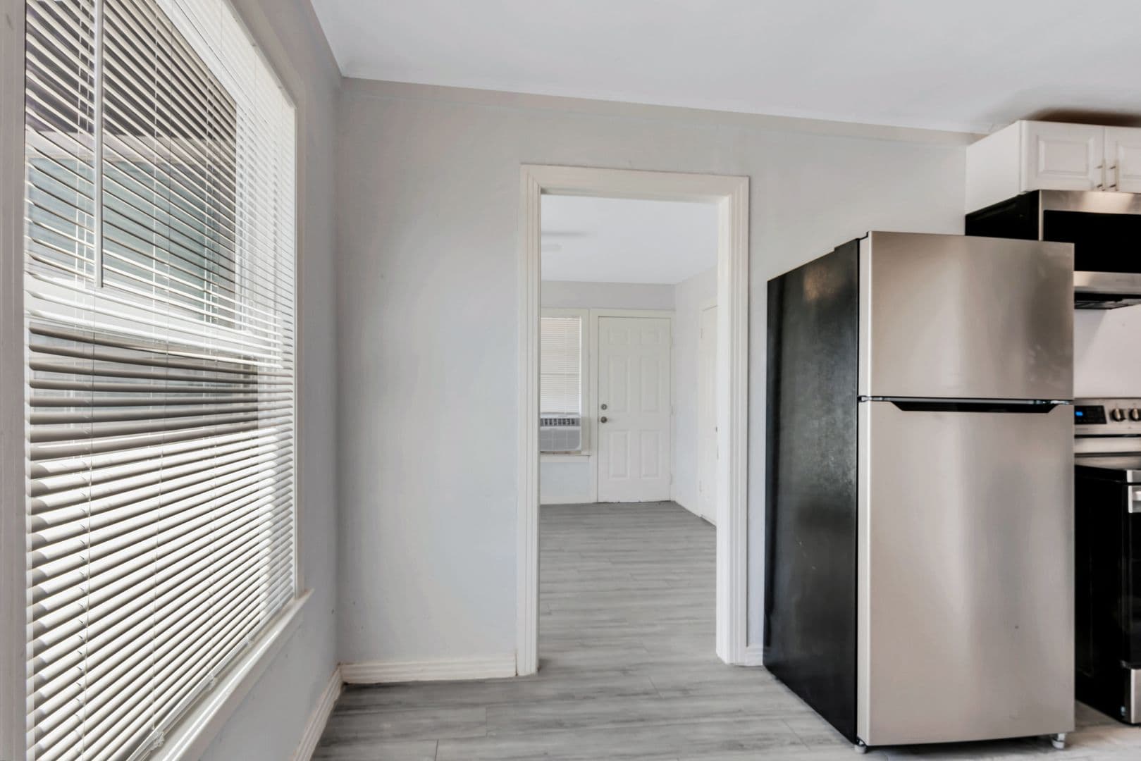 Cleburne Apartment: 305 N Robinson St