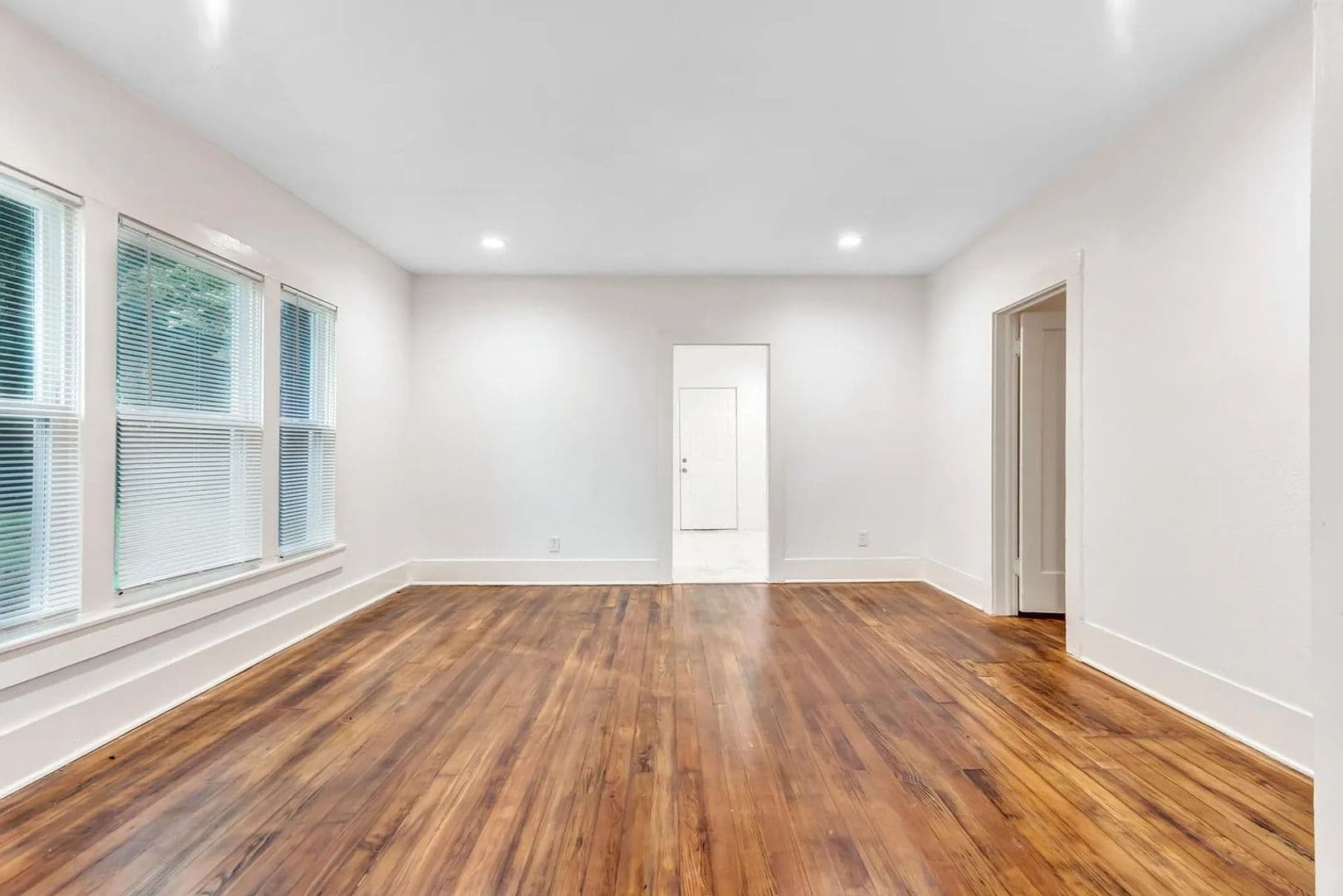 Denison Apartment: 425 East Sears Street, Denison, Texas 75021