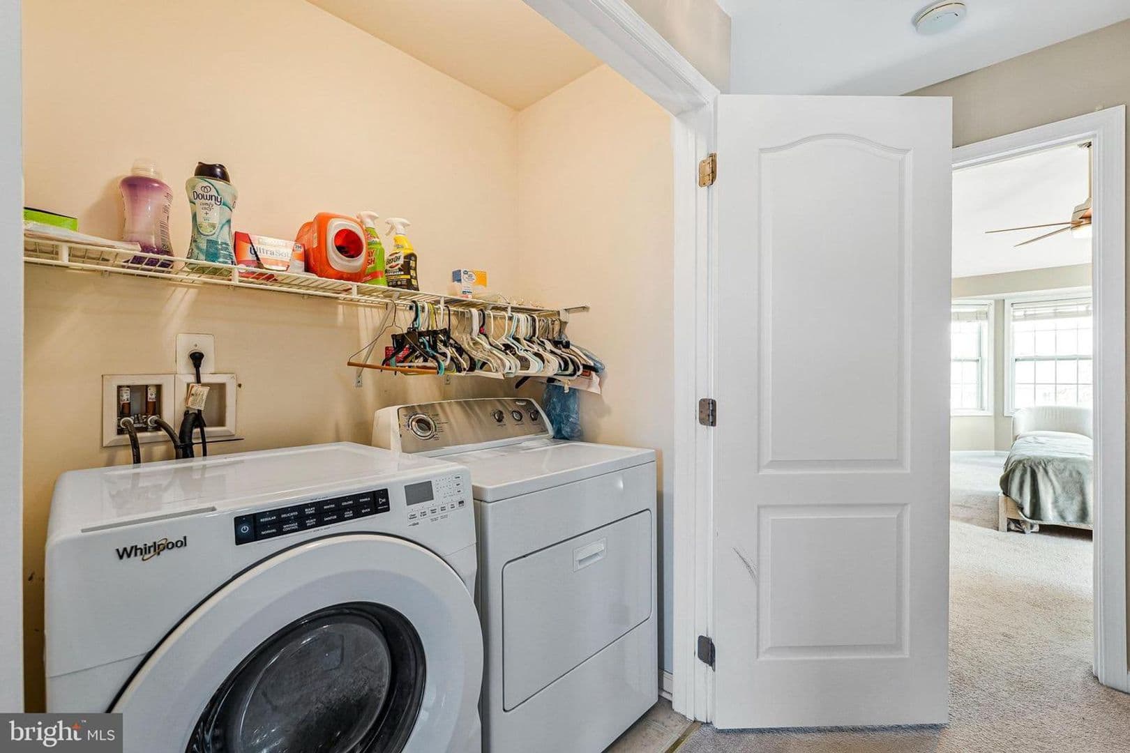 Ashburn Townhome: 23073 Weybridge Sq