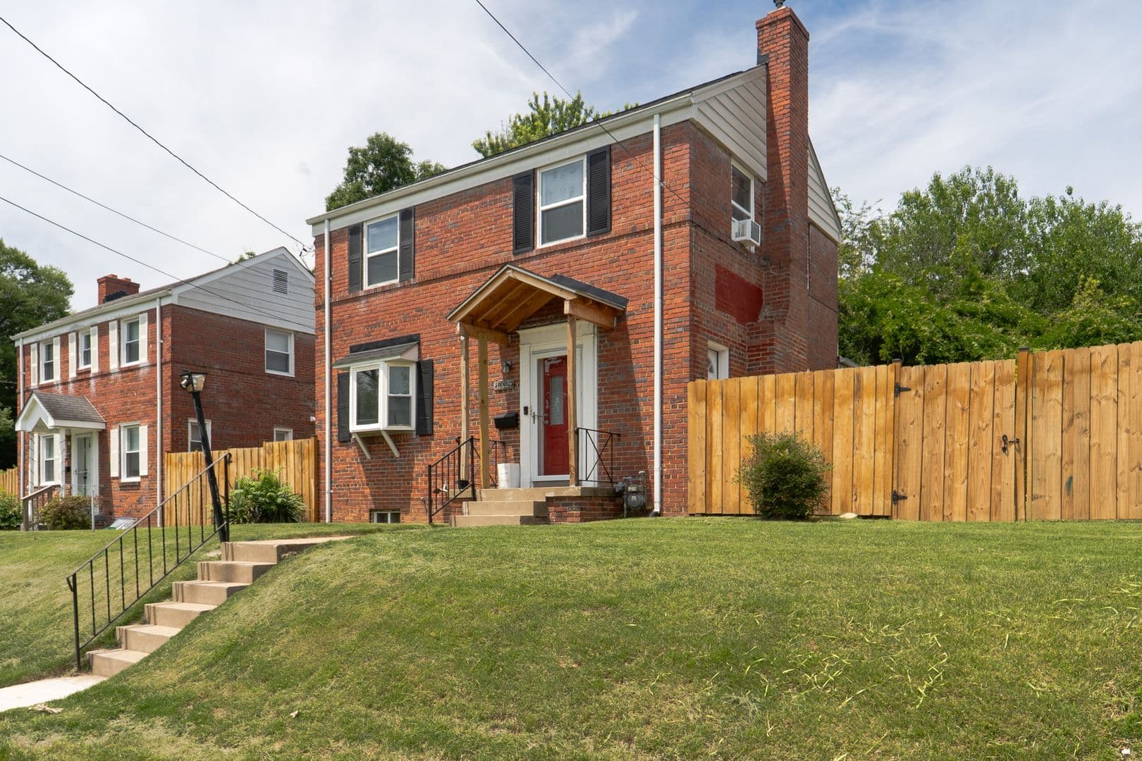 Silver Spring House: 10024 Lorain Ave