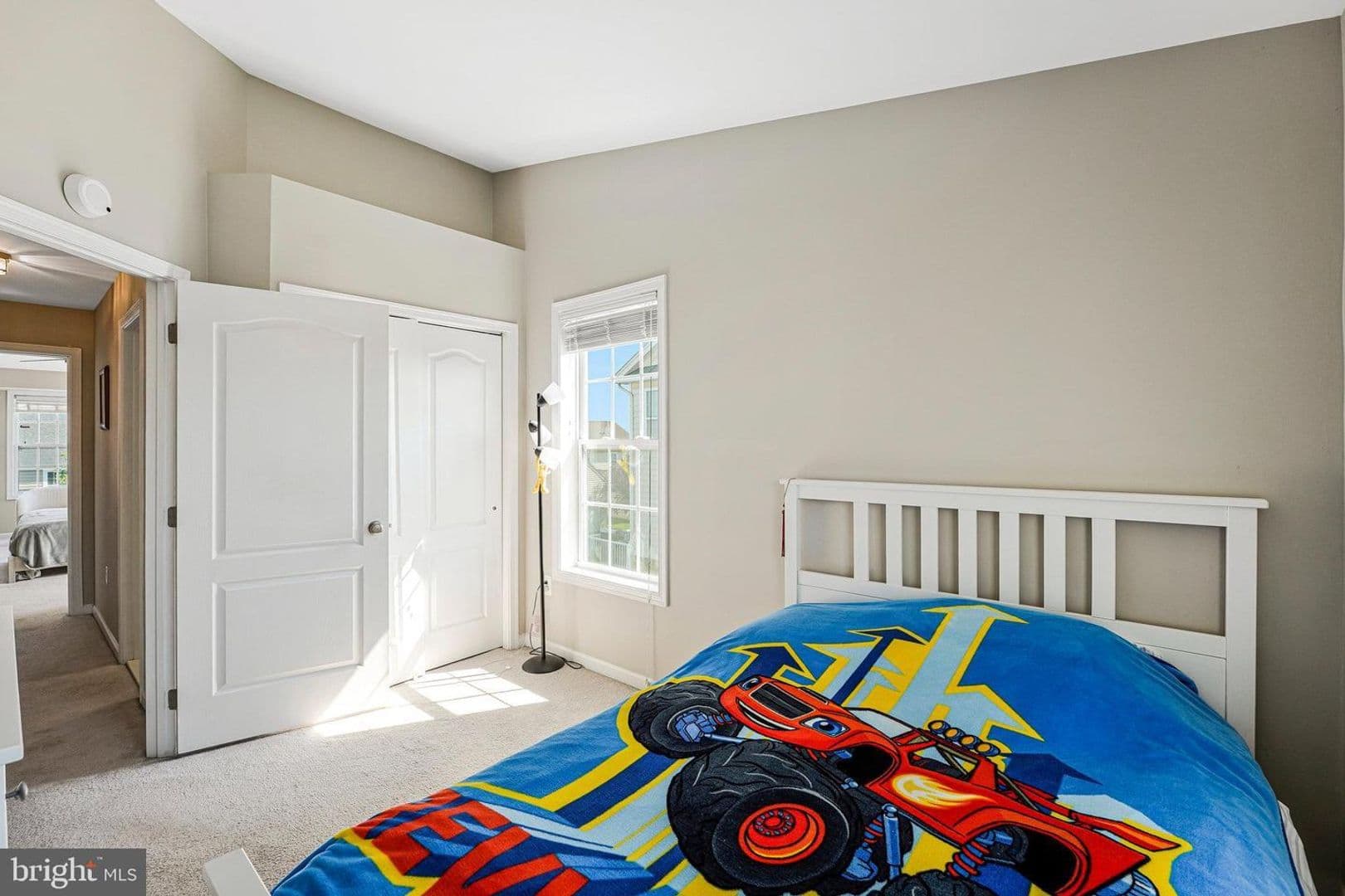 Ashburn Townhome: 23073 Weybridge Sq