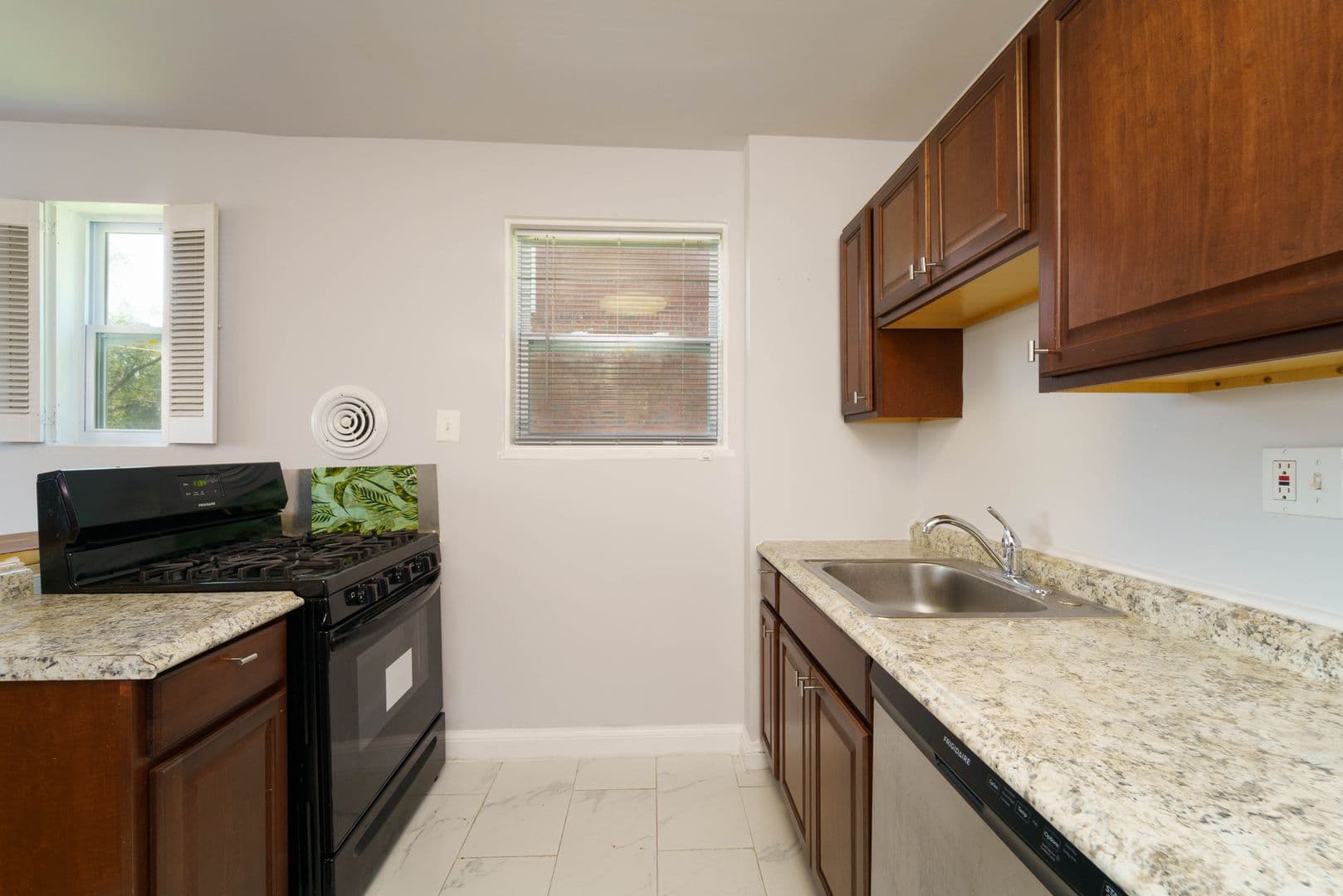 Silver Spring House: 10024 Lorain Ave