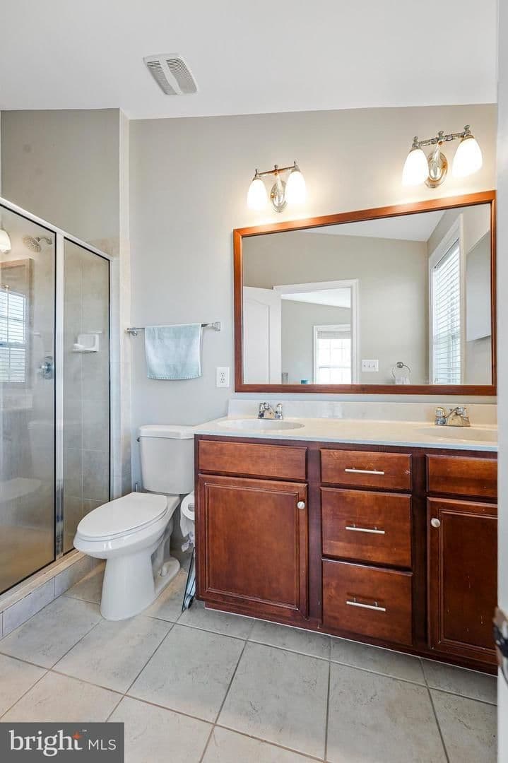 Ashburn Townhome: 23073 Weybridge Sq
