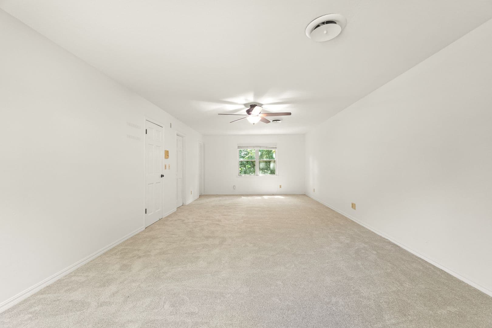 Fayetteville House: 2825 E Inwood Lane