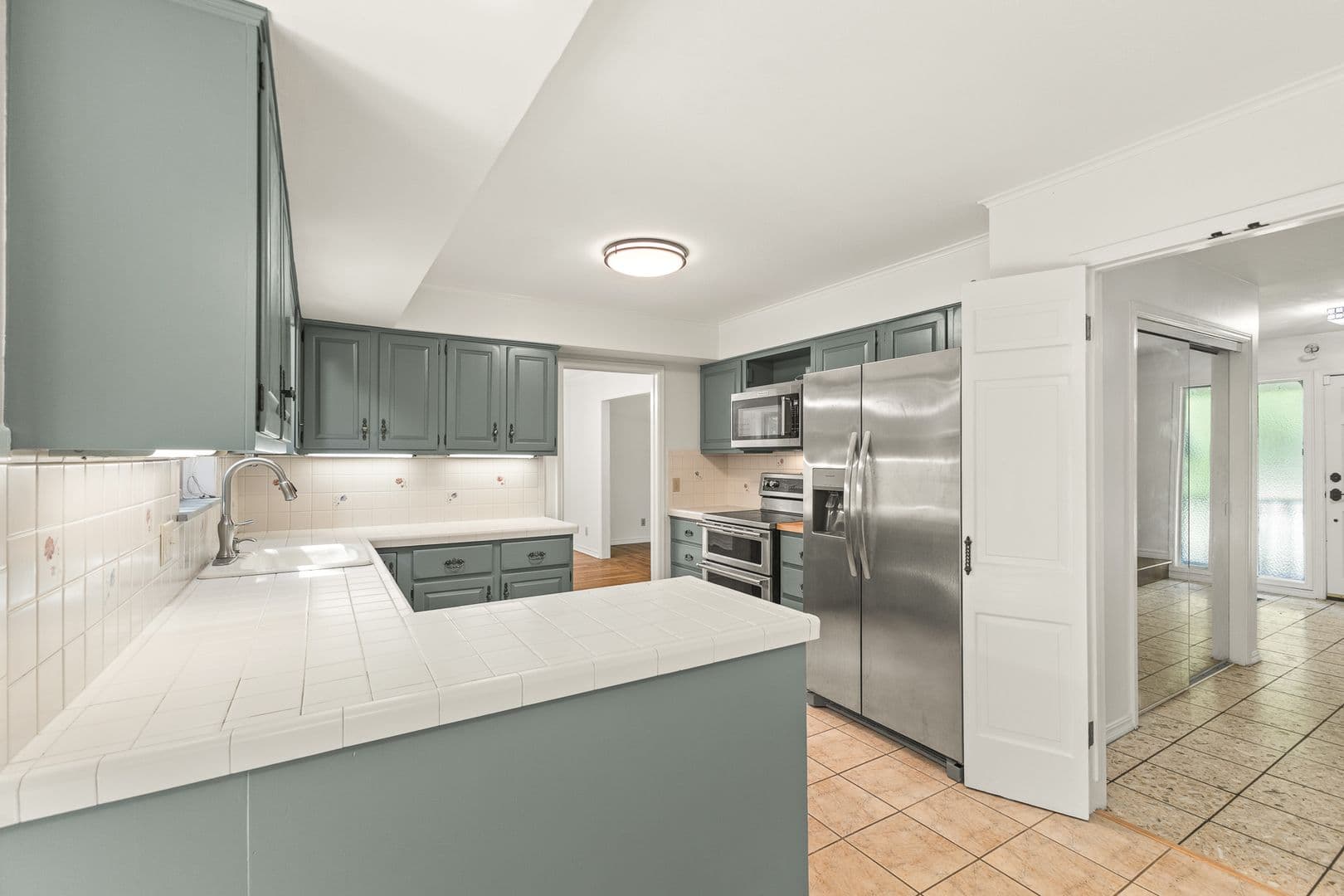 Fayetteville House: 2825 E Inwood Lane