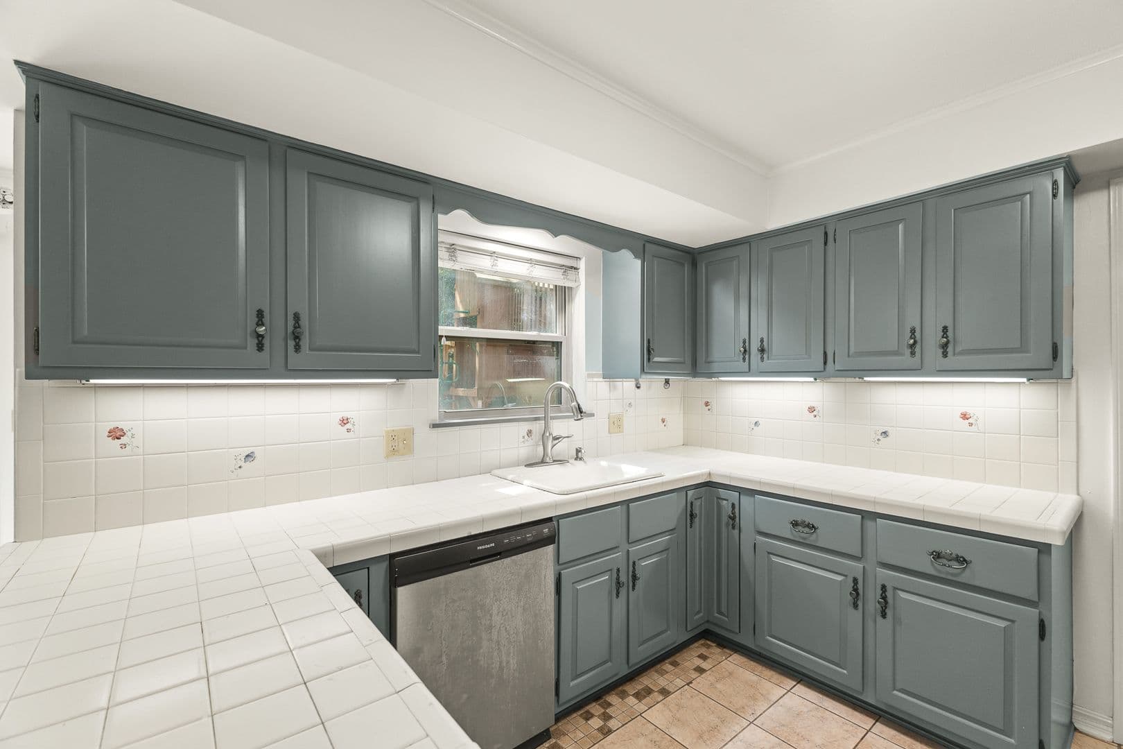 Fayetteville House: 2825 E Inwood Lane