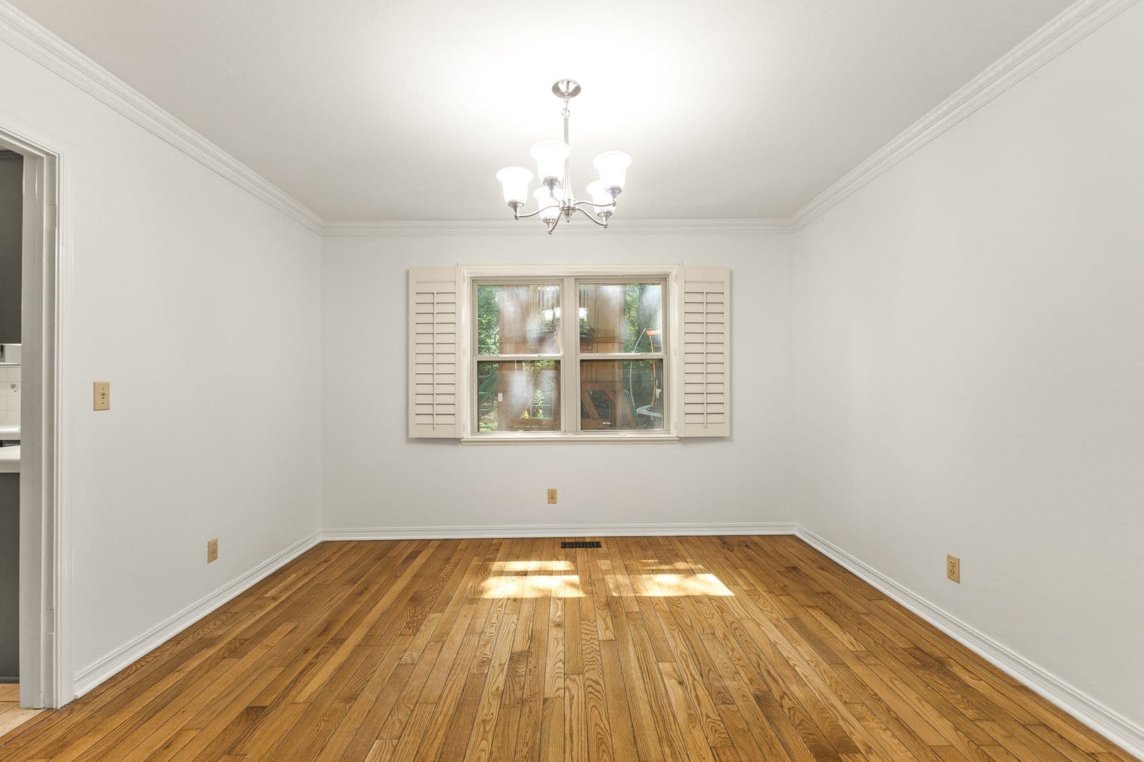 Fayetteville House: 2825 E Inwood Lane