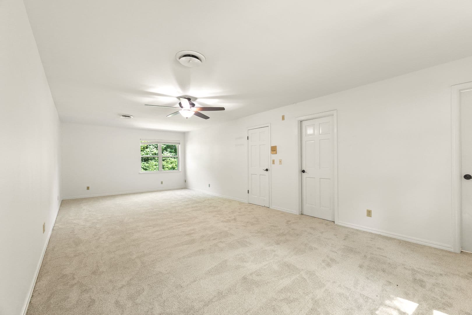 Fayetteville House: 2825 E Inwood Lane