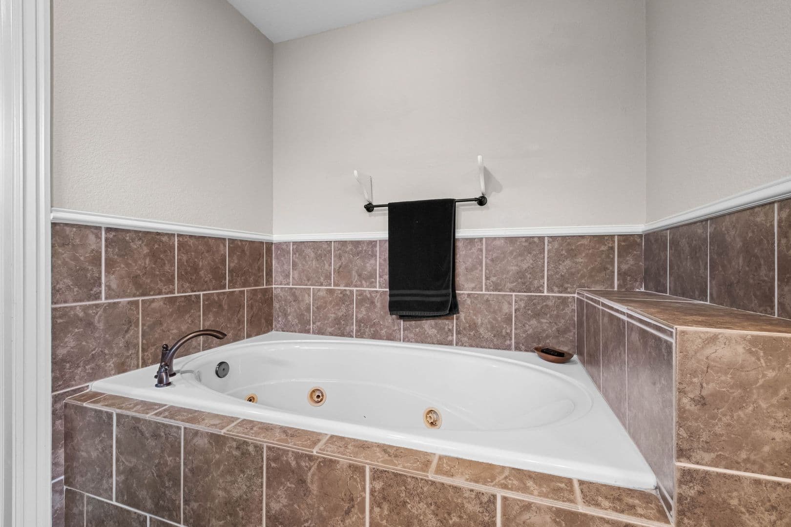 Fayetteville House: 563 North Tennyson Lane