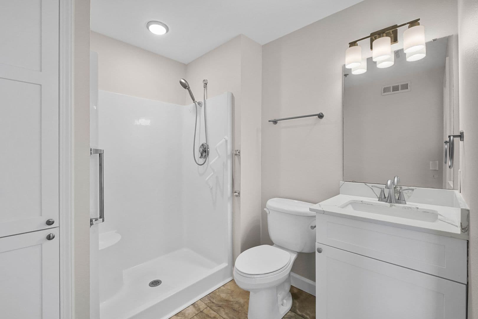 Holiday Island Apartment: 5 Park Drive
