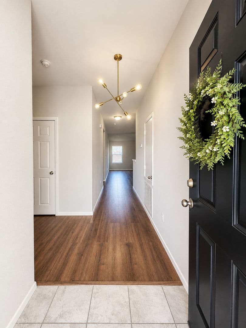 Bentonville House: 4404 SW Comstock Ave