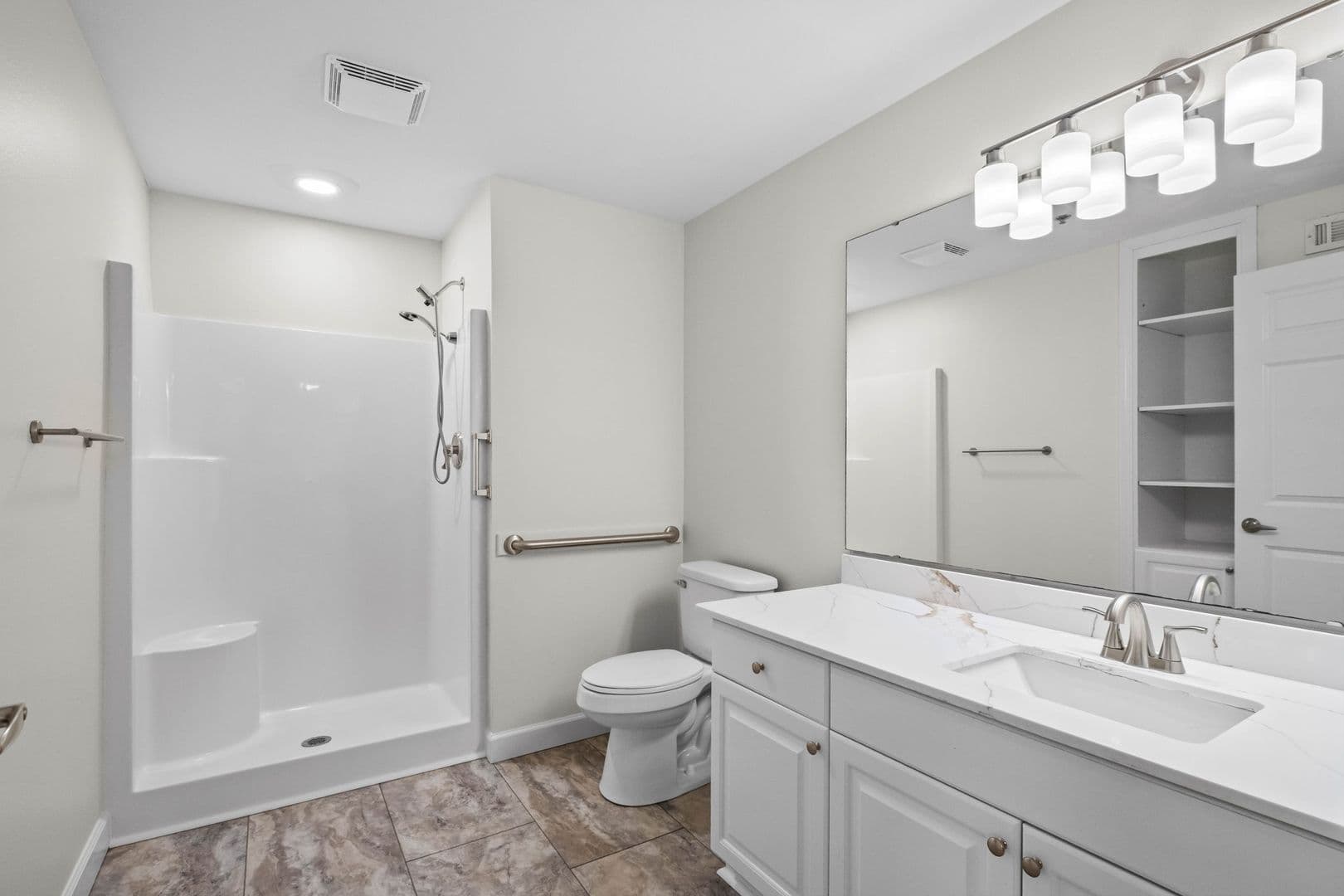 Holiday Island Apartment: 5 Park Drive