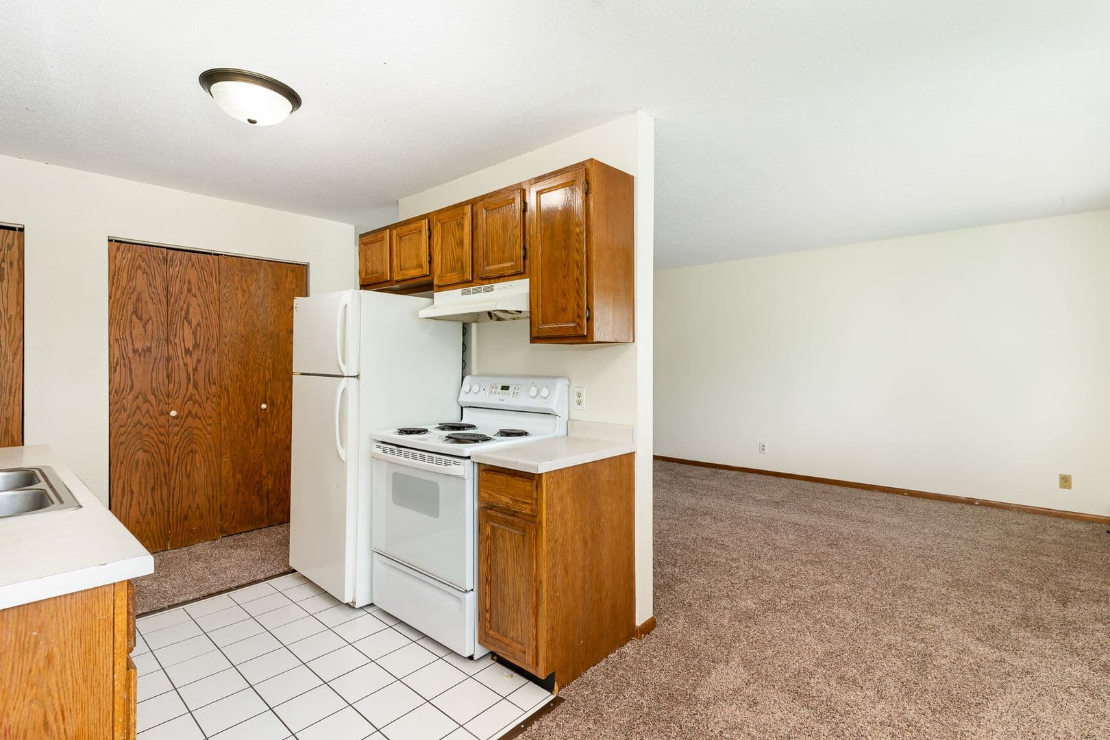 St. Paul Apartment: 1011 Westminister Ave
