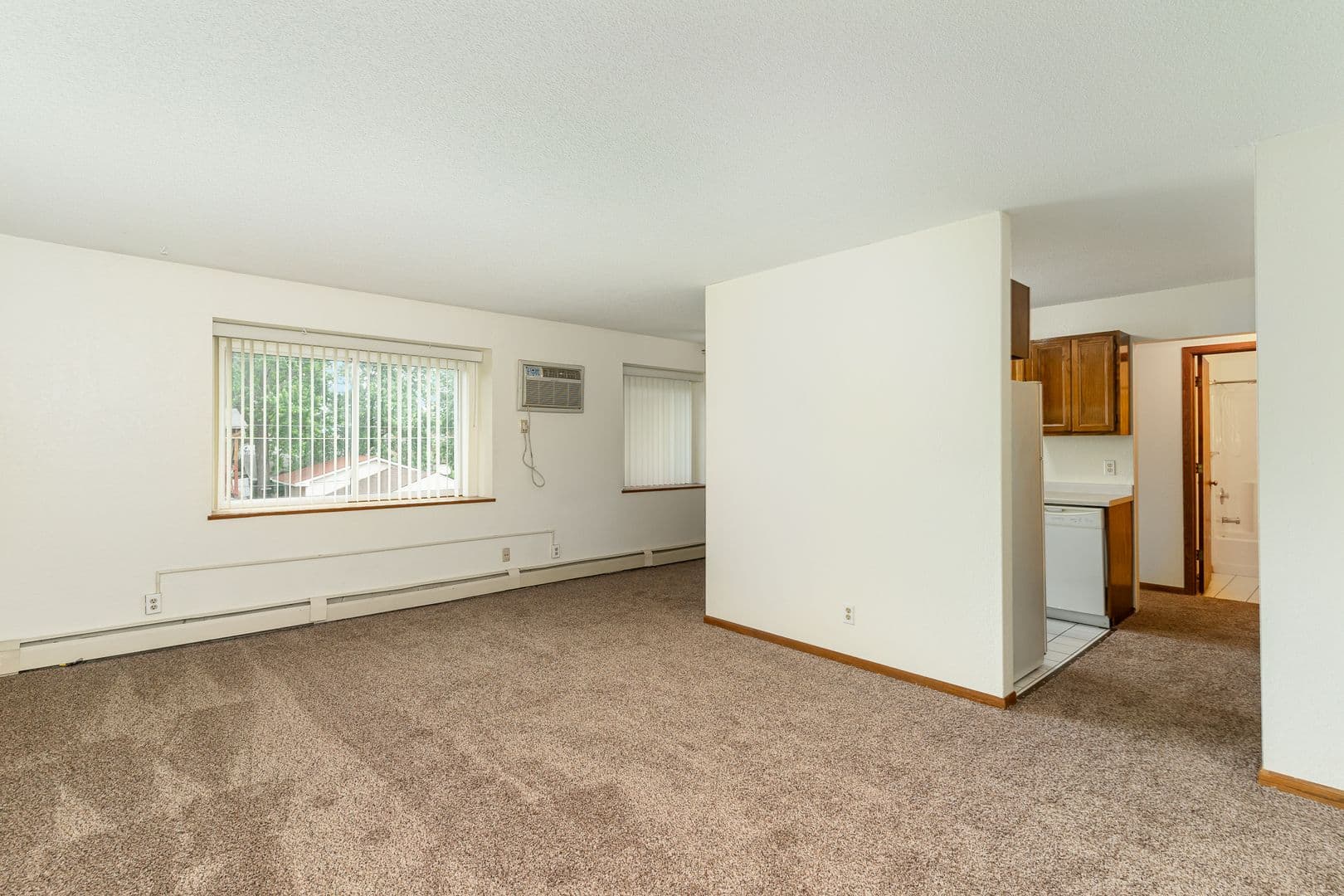 St. Paul Apartment: 1011 Westminister Ave