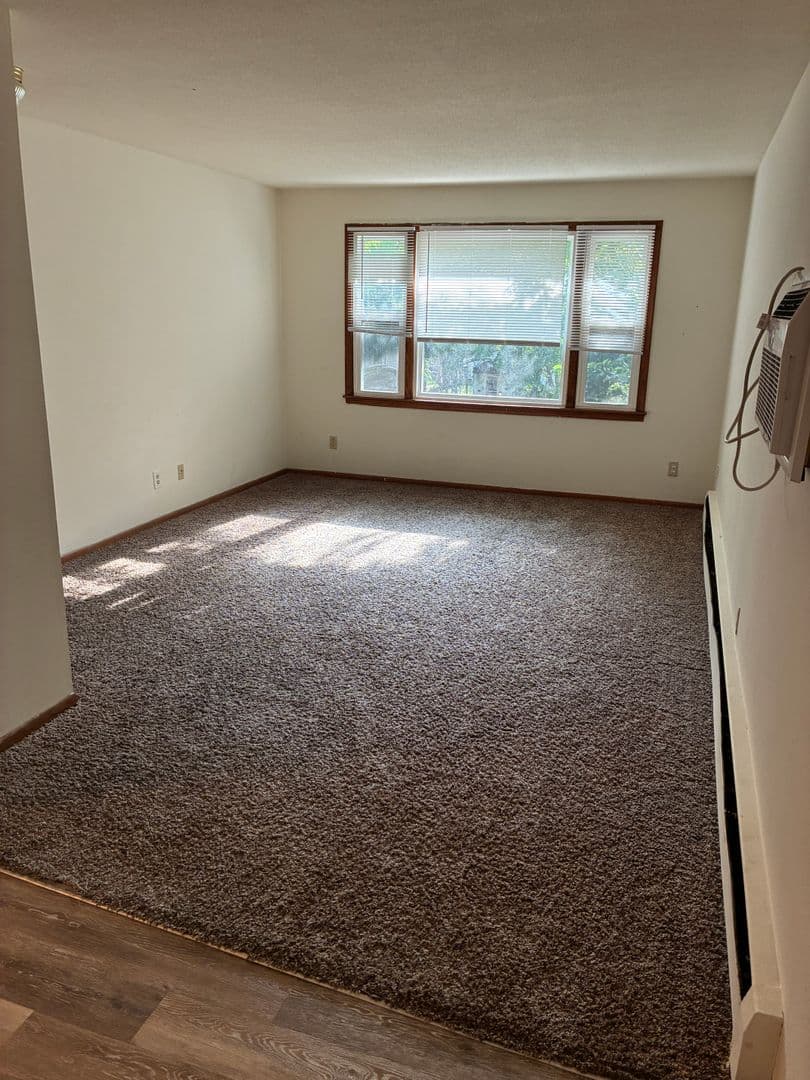 Minneapolis Apartment: 2808 30TH Avenue