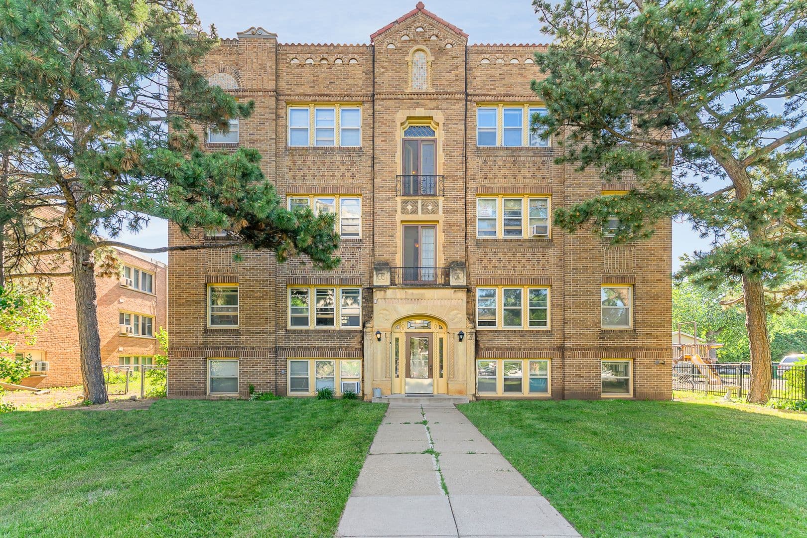 Minneapolis Apartment: 2719 Park Ave