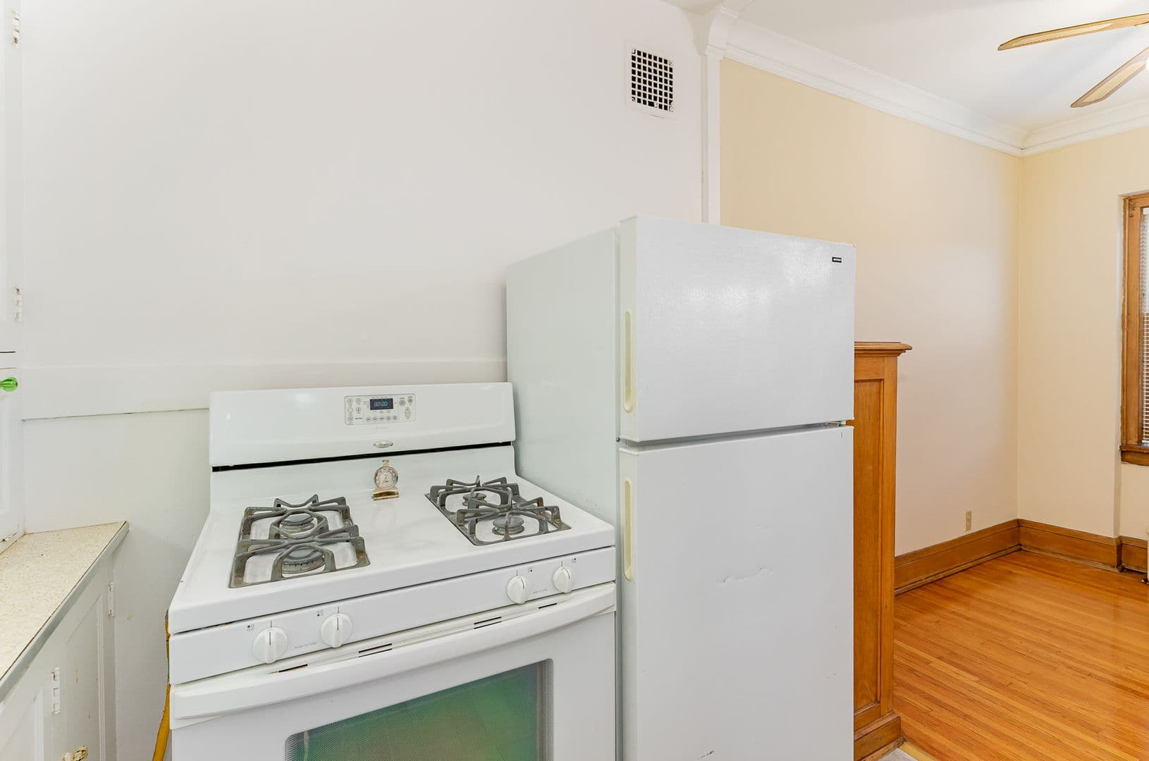 Minneapolis Apartment: 2719 Park Ave