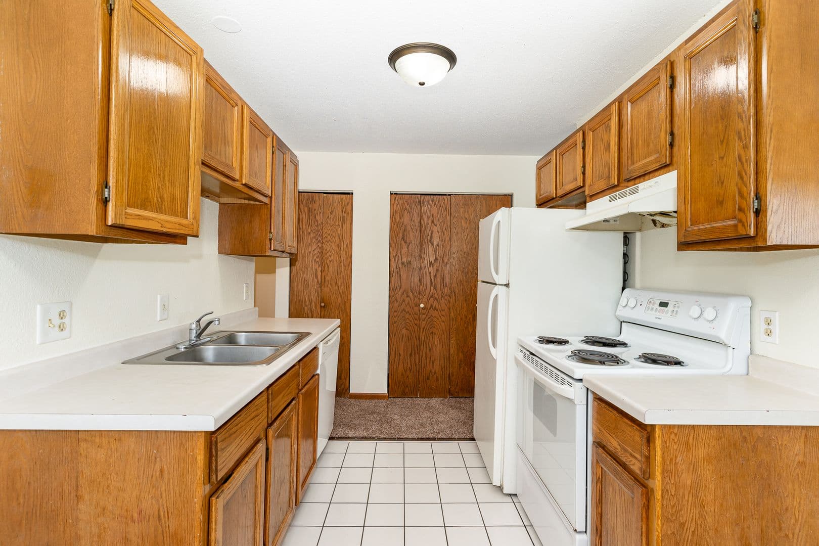 St. Paul Apartment: 1011 Westminister Ave