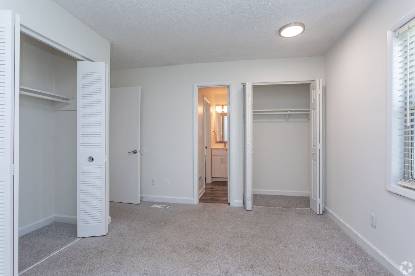 Jacksonville Apartment: 301 Village Drive