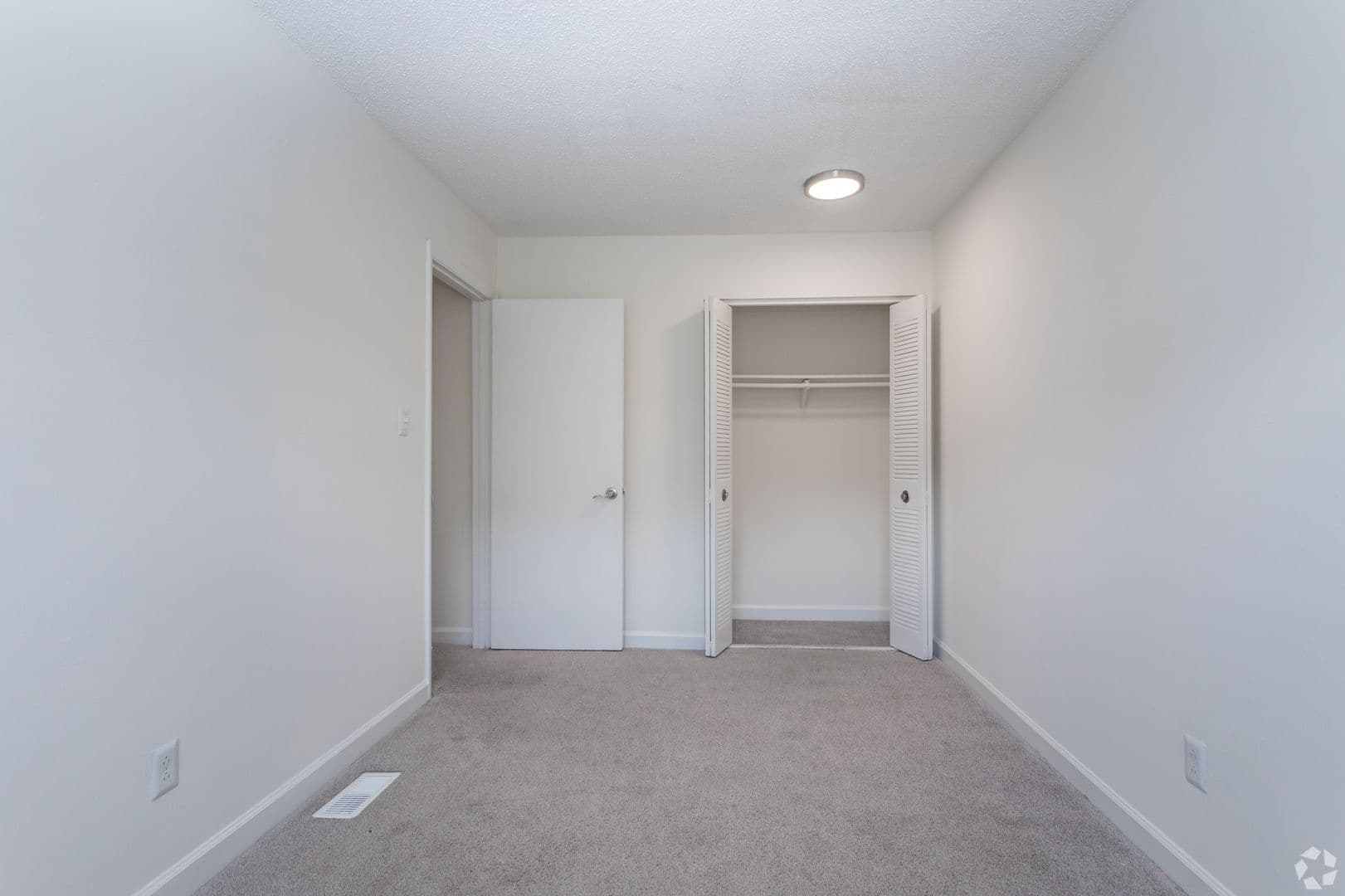 Jacksonville Apartment: 301 Village Drive