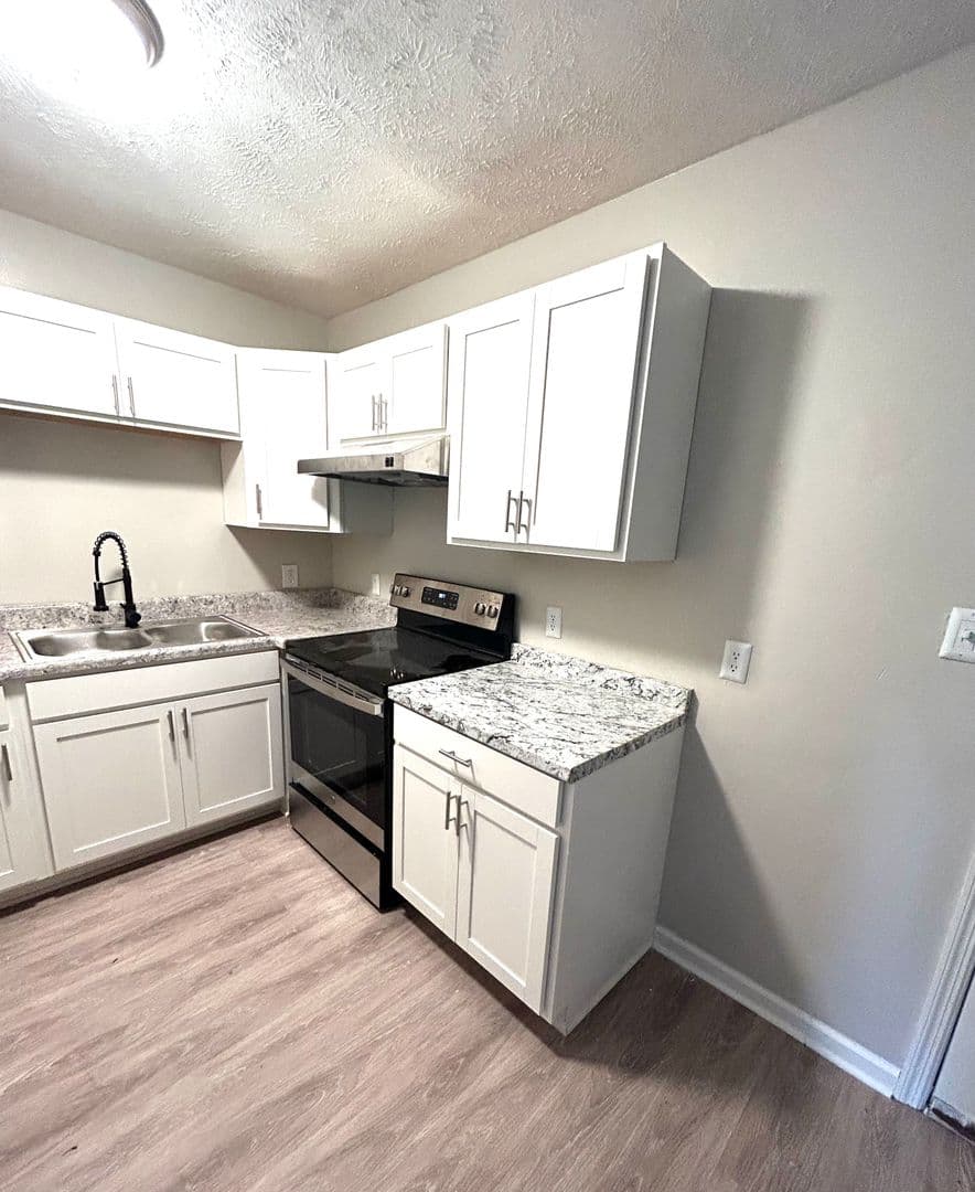 Fayetteville Apartment: Elcone Dr