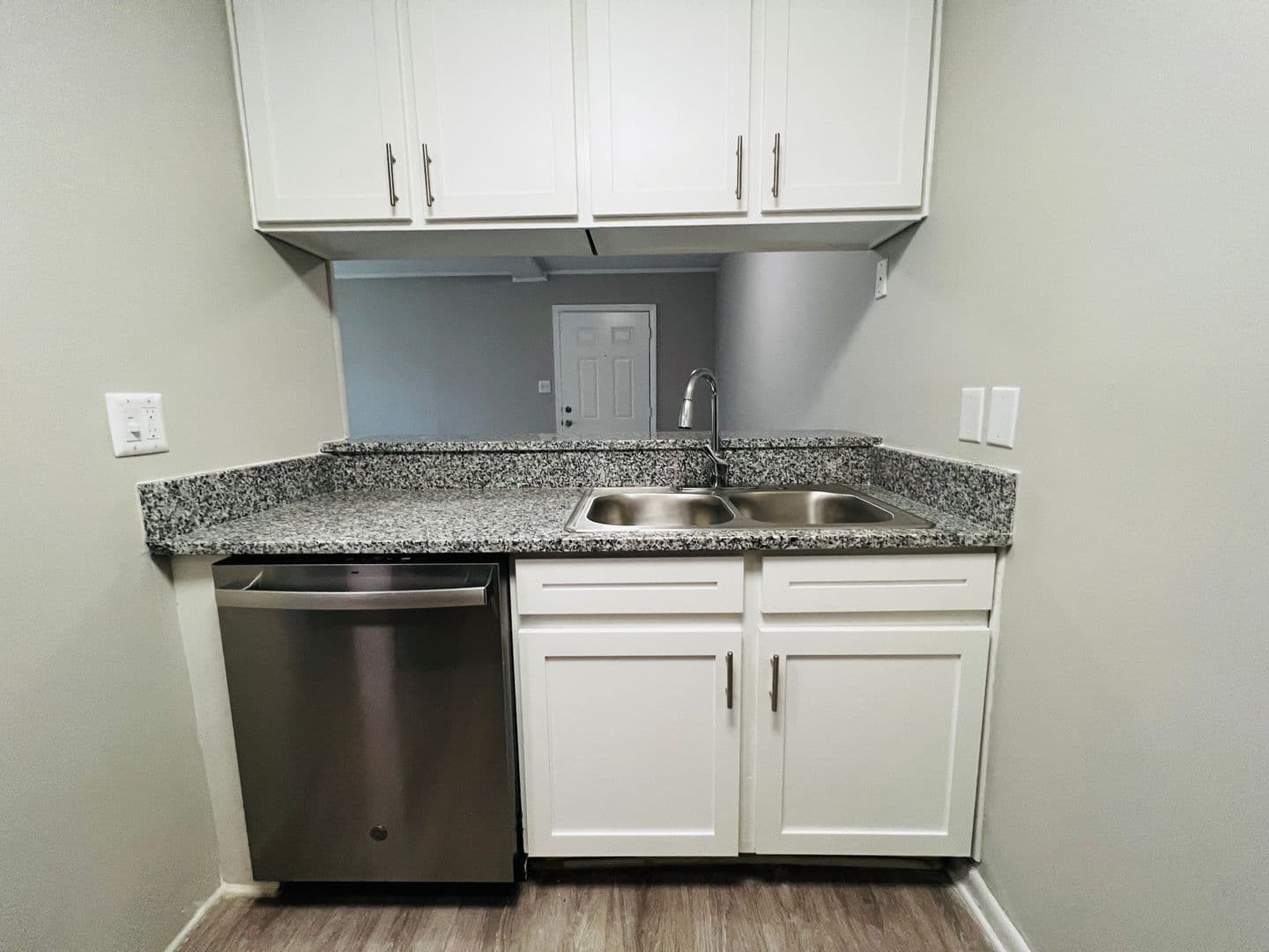 Fayetteville Apartment: Blanton Road
