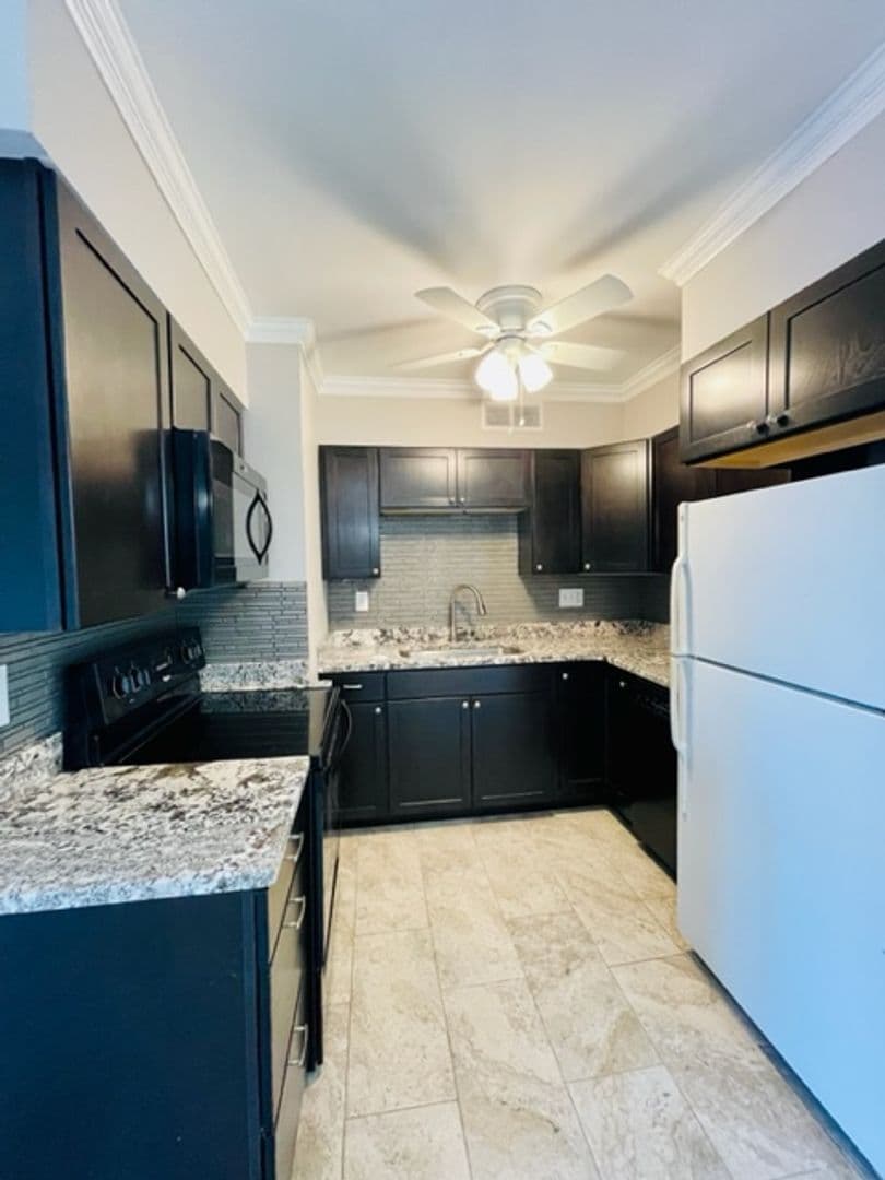 Charlotte Condo: 2503 Roswell Avenue