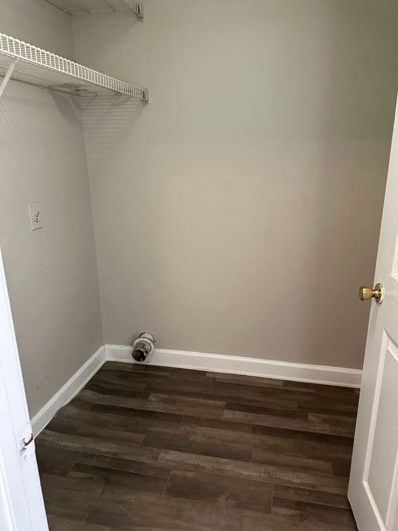 Gaffney Apartment: 112 Martin Lane