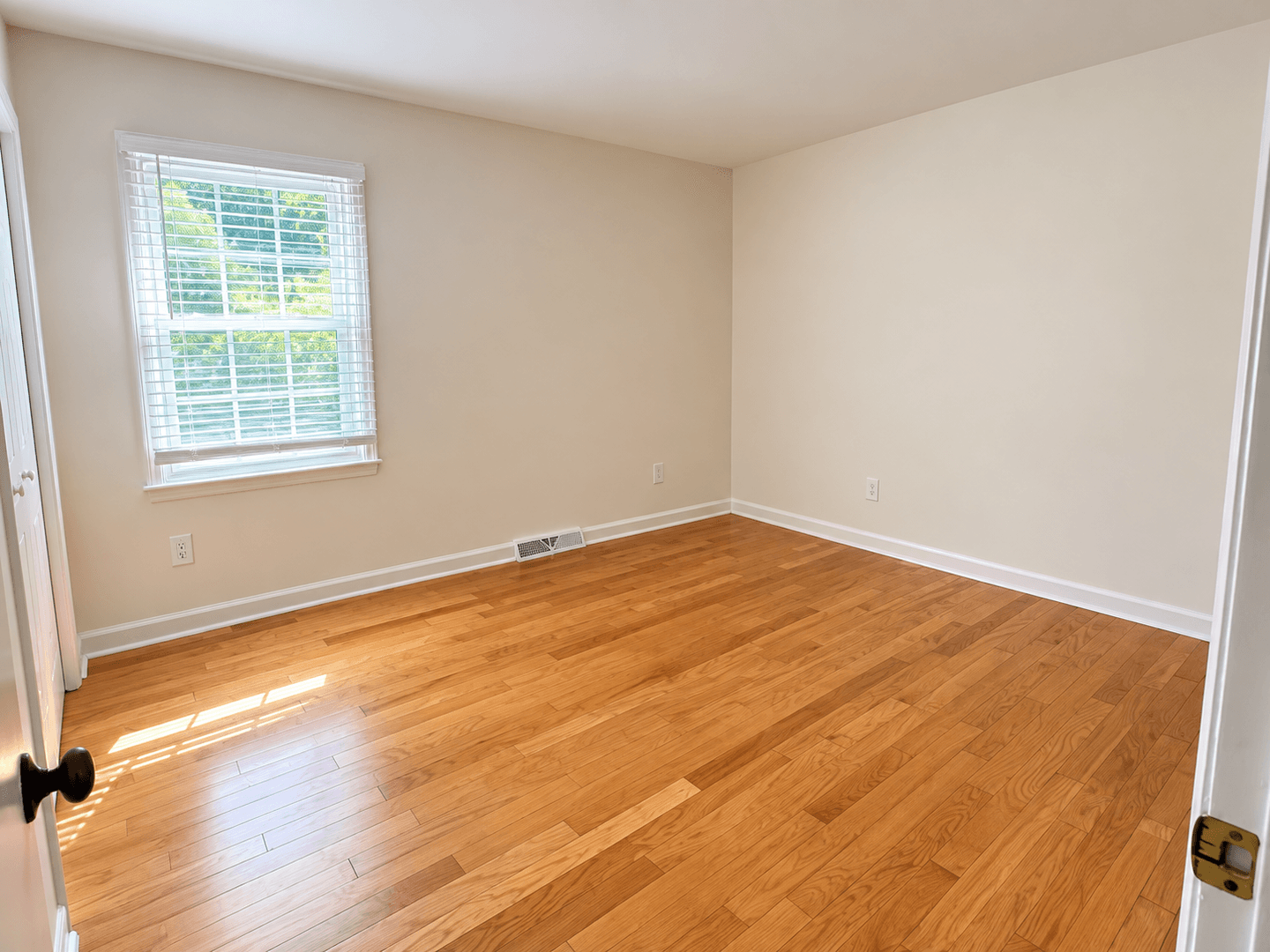 Charlotte House: 3506 Redstones Rd