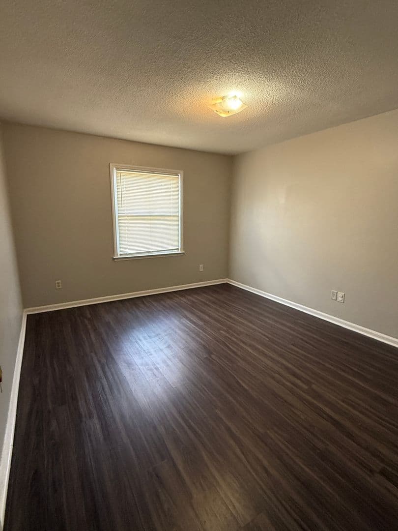Charlotte Apartment: 5822 Cedars East Ct