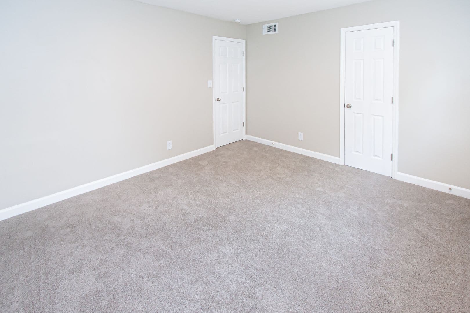Mount Holly Townhome: 300 E Charlotte Ave