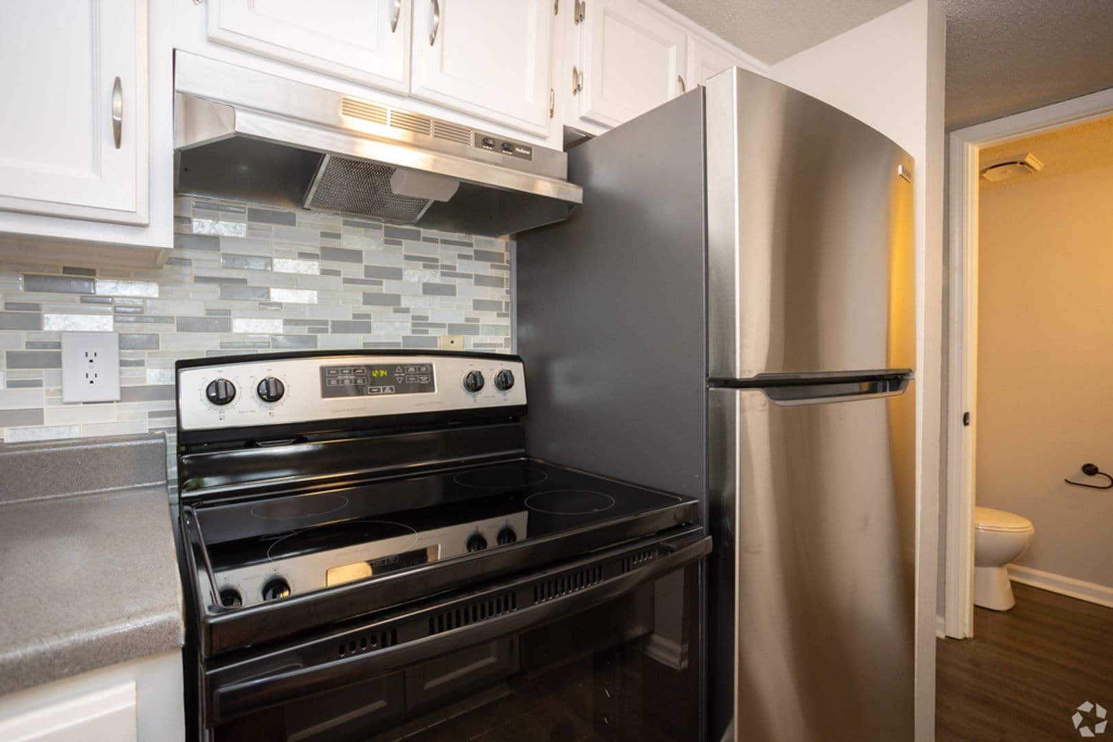 Concord Townhome: 260 Brookwood Ave