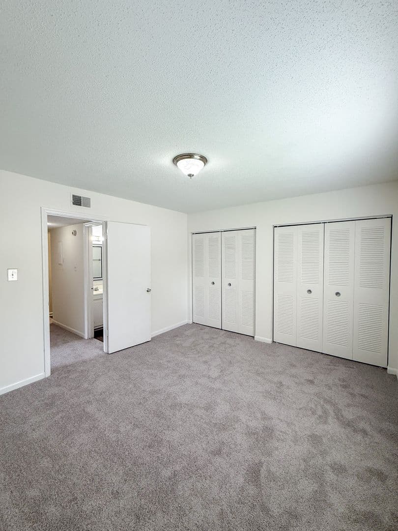 Jacksonville Apartment: 301 Village Drive