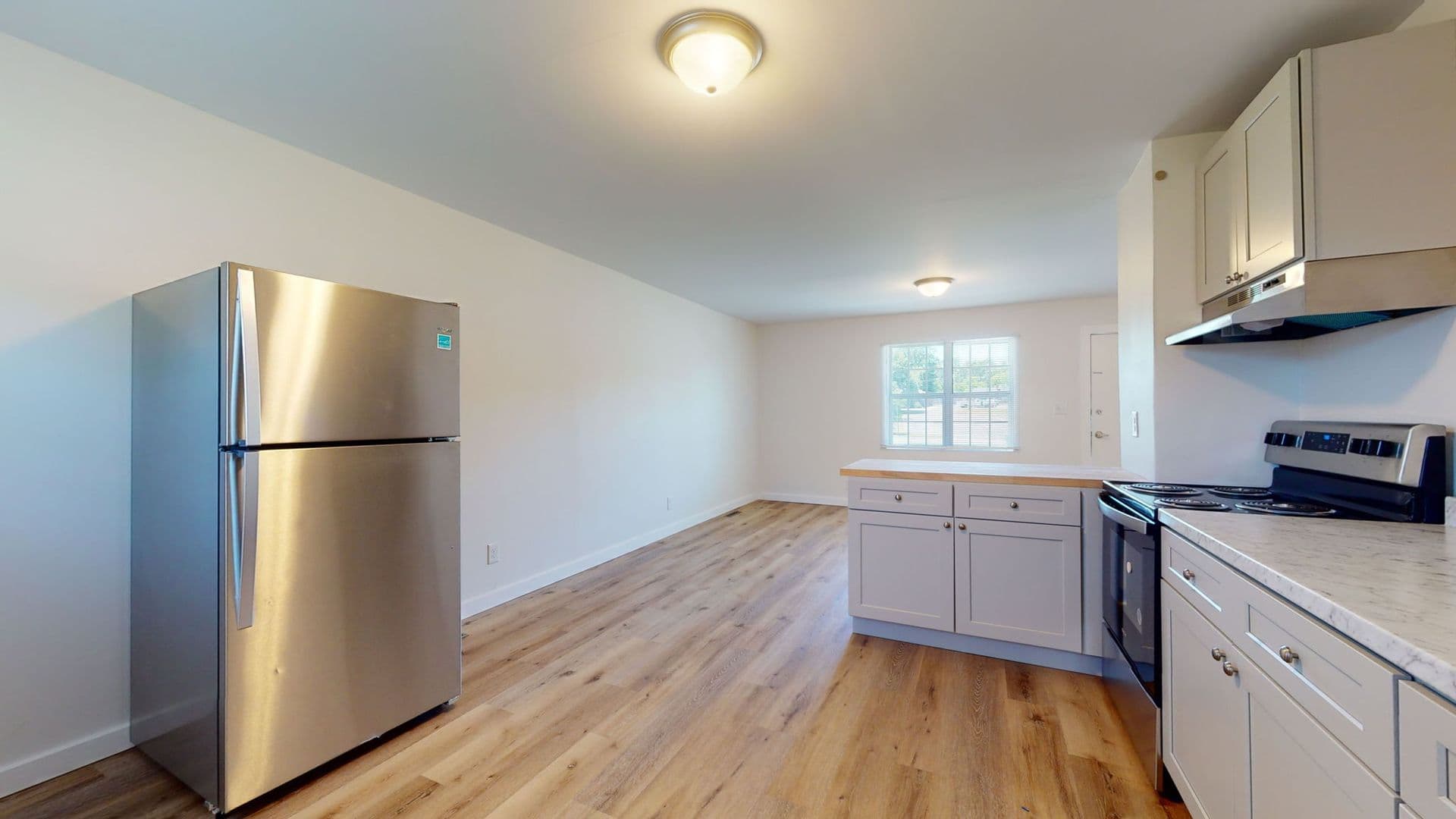 Monroe Apartment: Fairley Avenue
