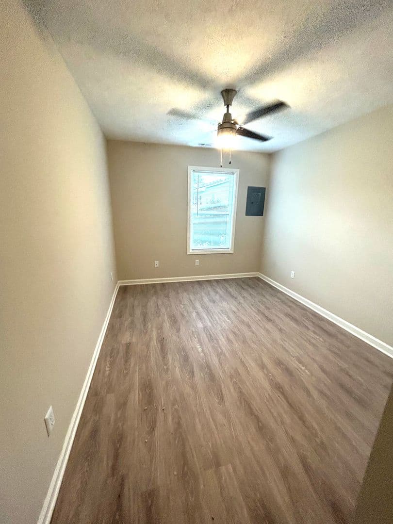 Fayetteville Apartment: Elcone Dr