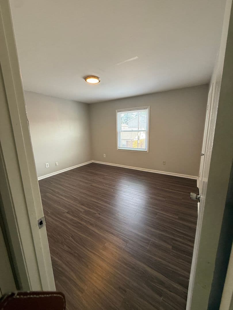 Charlotte Apartment: 5822 Cedars East Ct