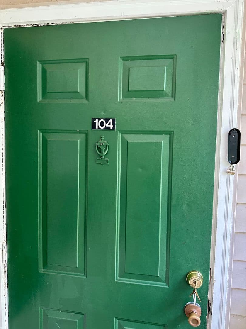 Gaffney Apartment: 112 Martin Lane