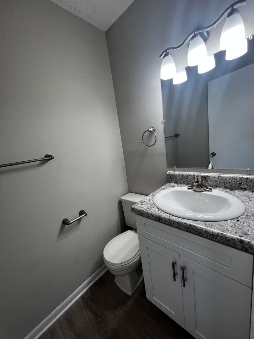 Fayetteville Apartment: Elcone Dr