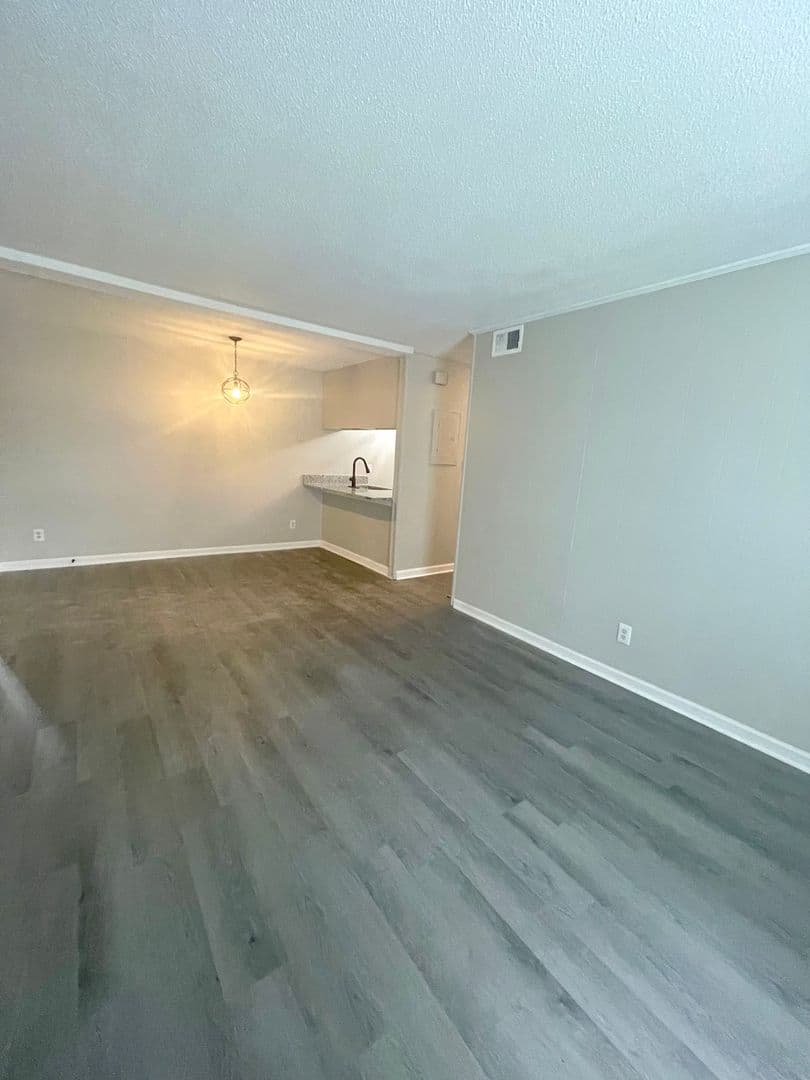 Fayetteville Apartment: Blanton Road