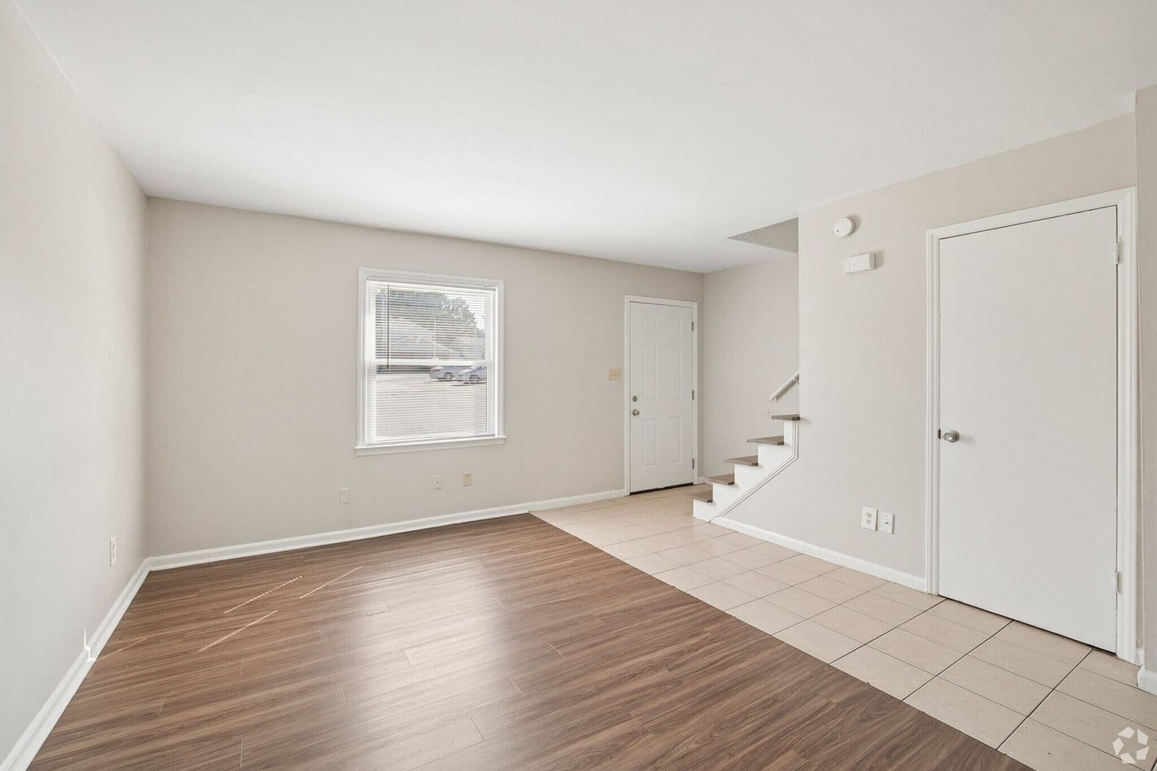 Charlotte Apartment: 5822 Cedars East Ct