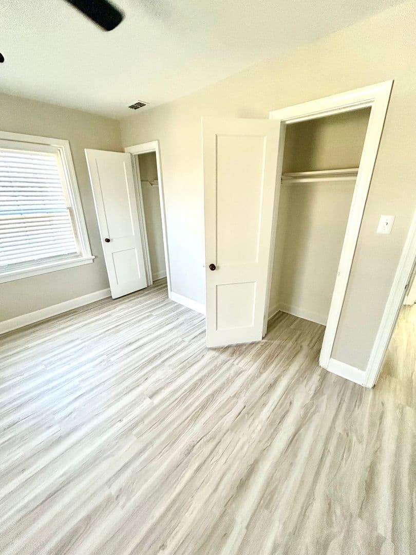 Fayetteville Apartment: 1107 W Rowan St