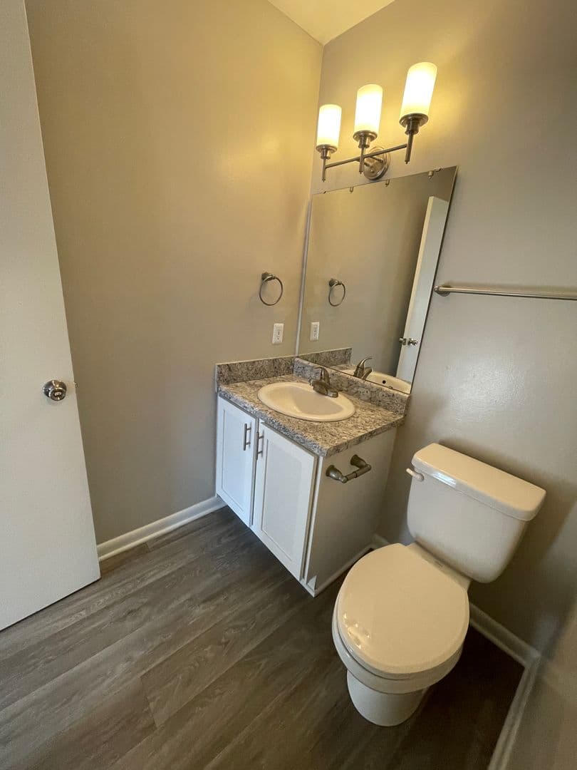 Fayetteville Apartment: Blanton Road